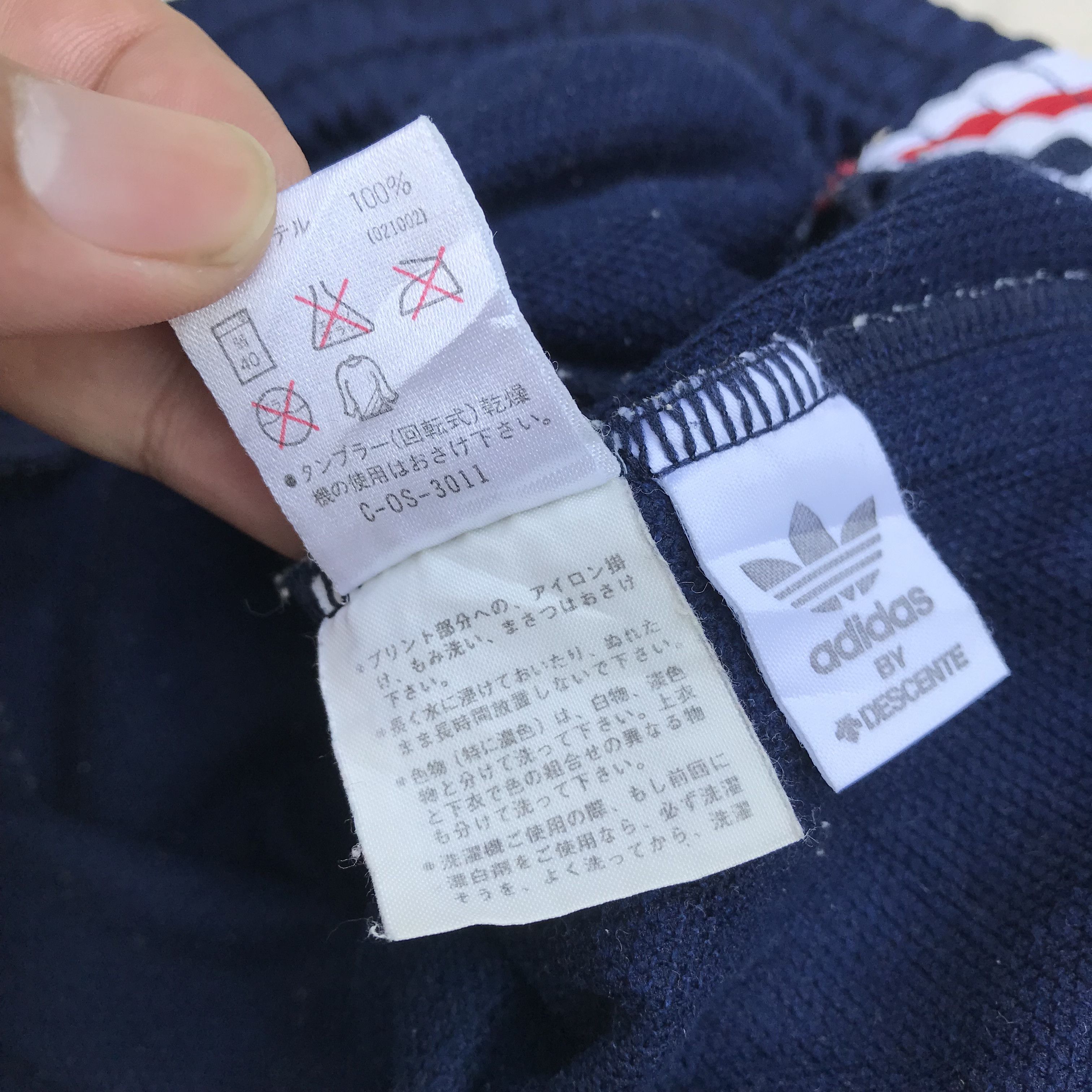 Adidas Adidas Originals Short pants Trainner Trackpants shorts navy Size US 34 / EU 50 - 10 Thumbnail