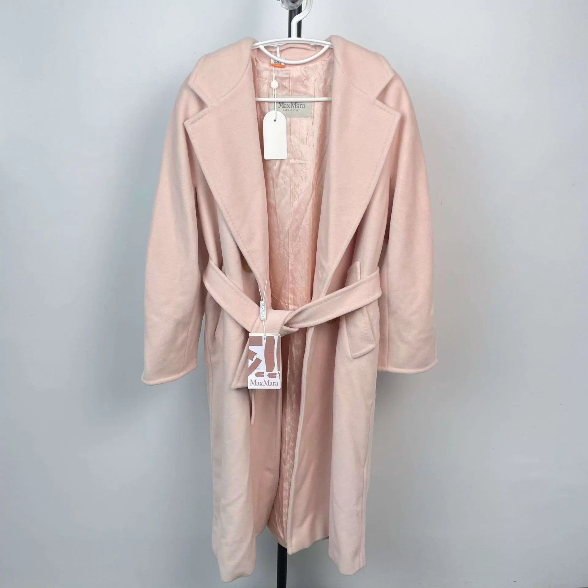 Maxmara wool coat NWOT size 32 pink