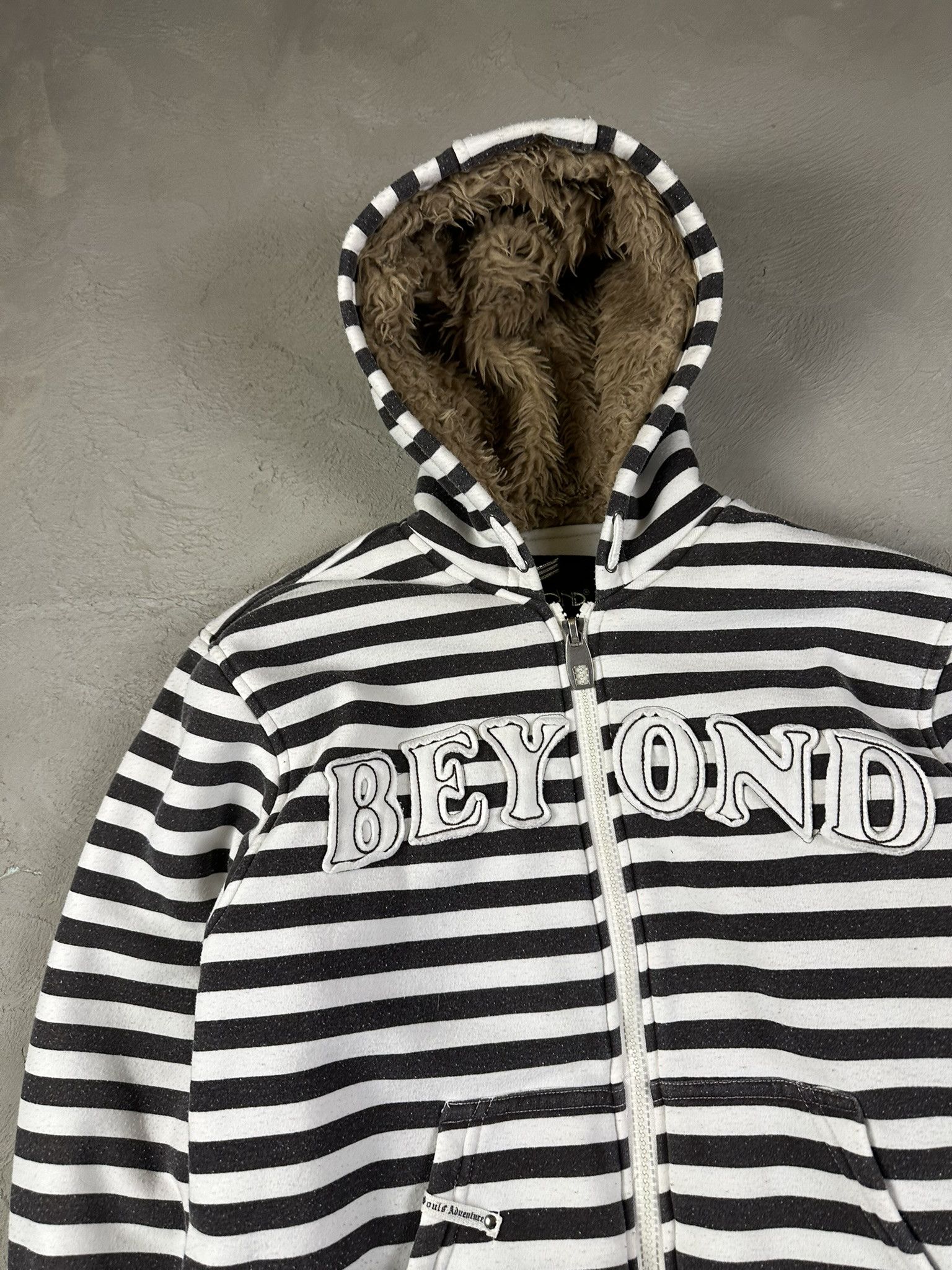 Japanese Brand Vintage Y2k Fur Hood Zip Stripped Hoodie Size US XL / EU 56 / 4 - 4 Thumbnail