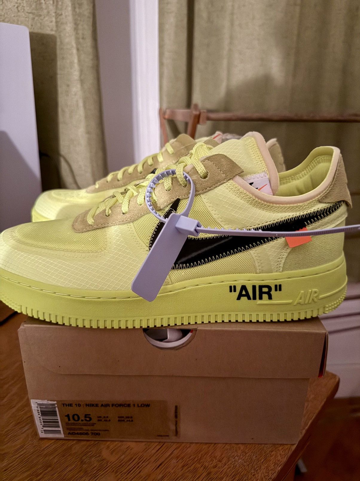 Nike Size 10.5 - Nike Air Force 1 Low Off-White Volt (2018) / DS Size US 10.5 / EU 43-44 - 8 Thumbnail