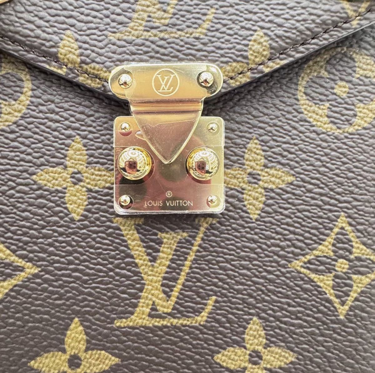 Louis Vuitton Louis Vuitton Metis Phone Pouch Bag Monogram Canvas Size ONE SIZE - 8 Thumbnail