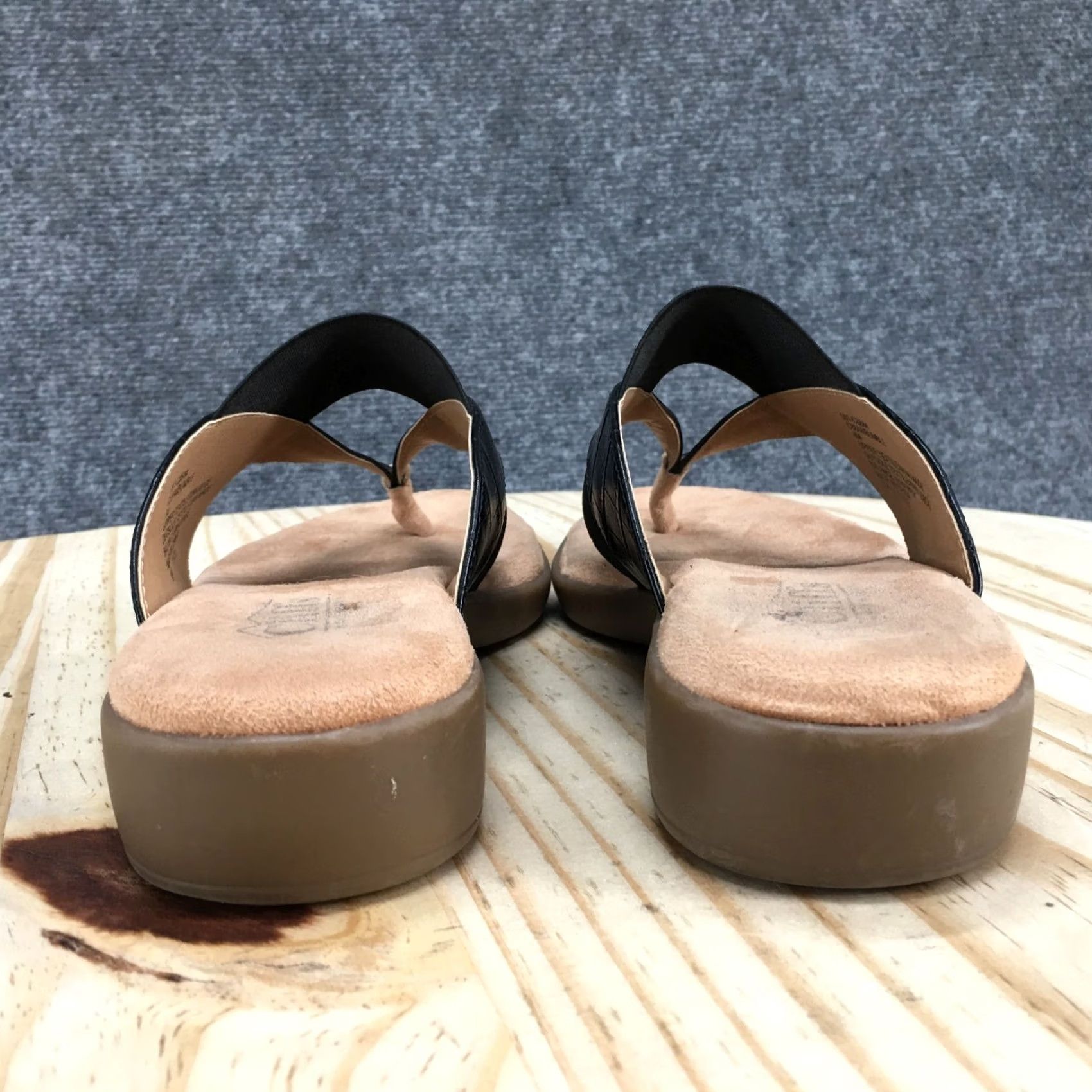Vintage Cliffs by White Mountain Sandals Womens 8M Bumble Thong Black Faux Leather Wedge Size US 8 / IT 38 - 7 Thumbnail