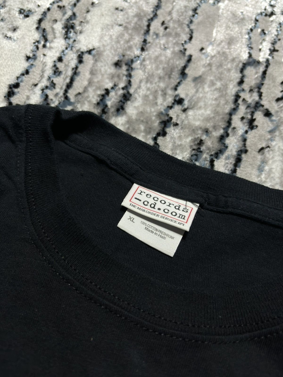 Band Tees × Vintage Vintage 00s Metallica Guitar Rock Band Black Tee Size US XL / EU 56 / 4 - 3 Thumbnail