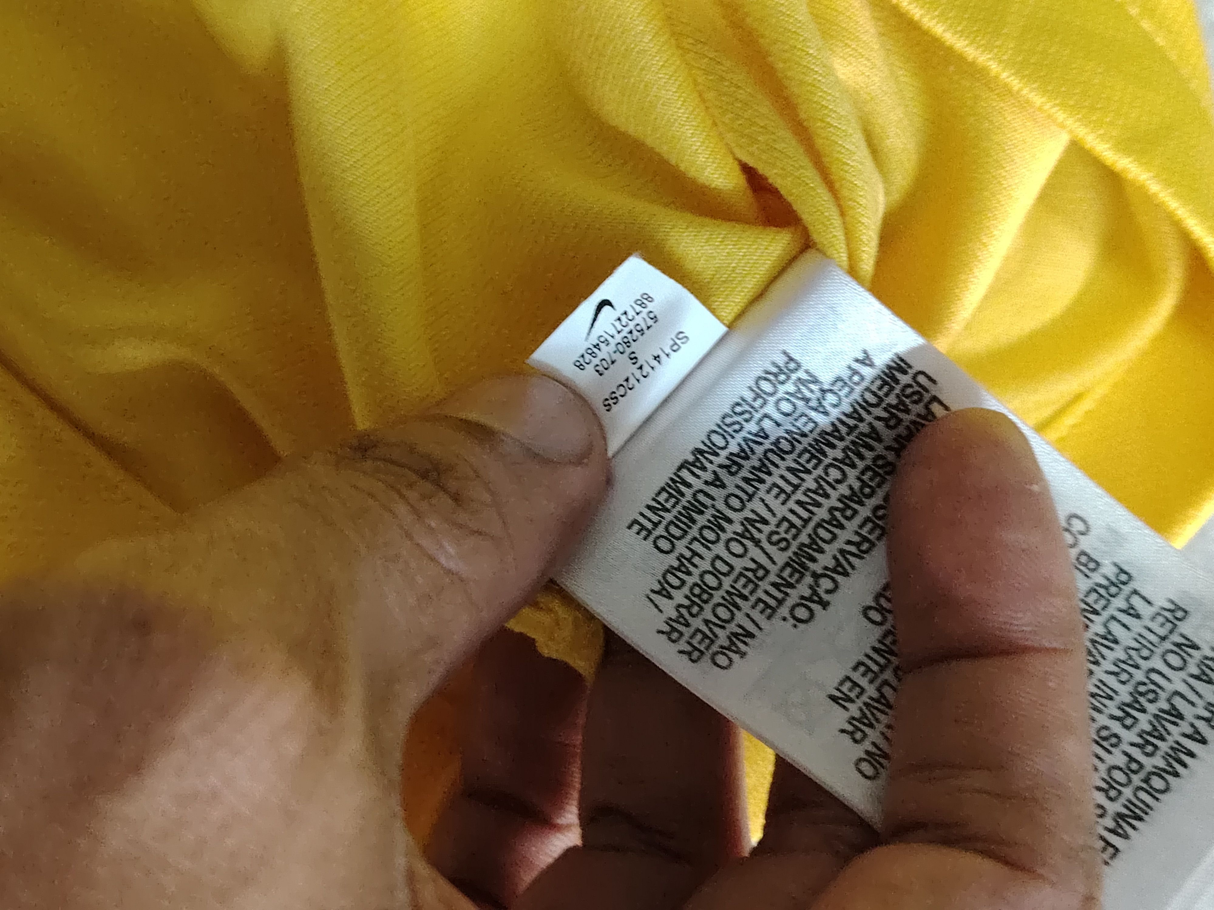 Vintage Brazil Home Football 2014/16 Made in Brazil Jersey Size US S / EU 44-46 / 1 - 9 Thumbnail