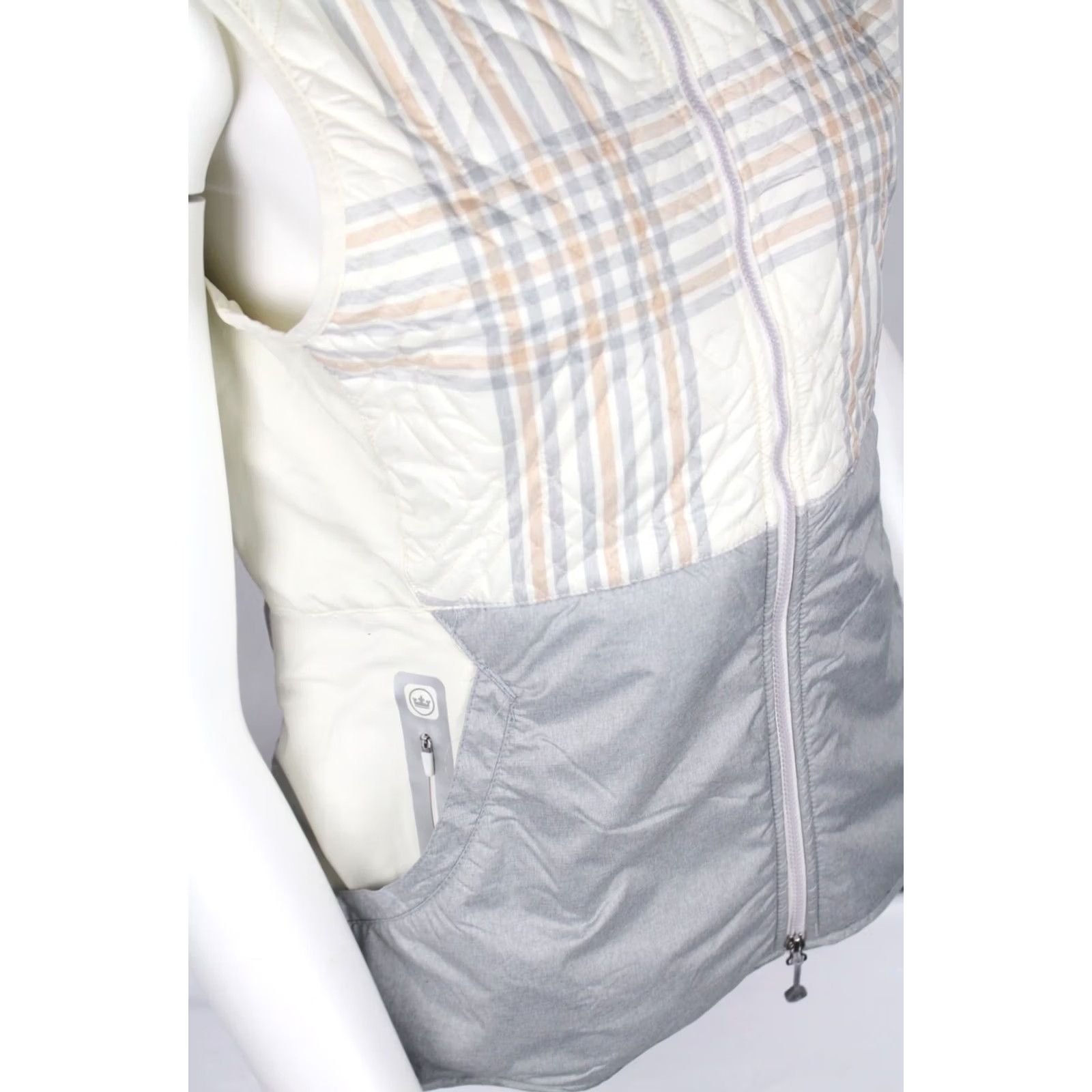Peter Millar VINTAGE Peter Millar Women's Vest Lizzie Hybrid Golf Size Medium Ivory British Grey Size M / US 6-8 / IT 42-44 - 3 Thumbnail