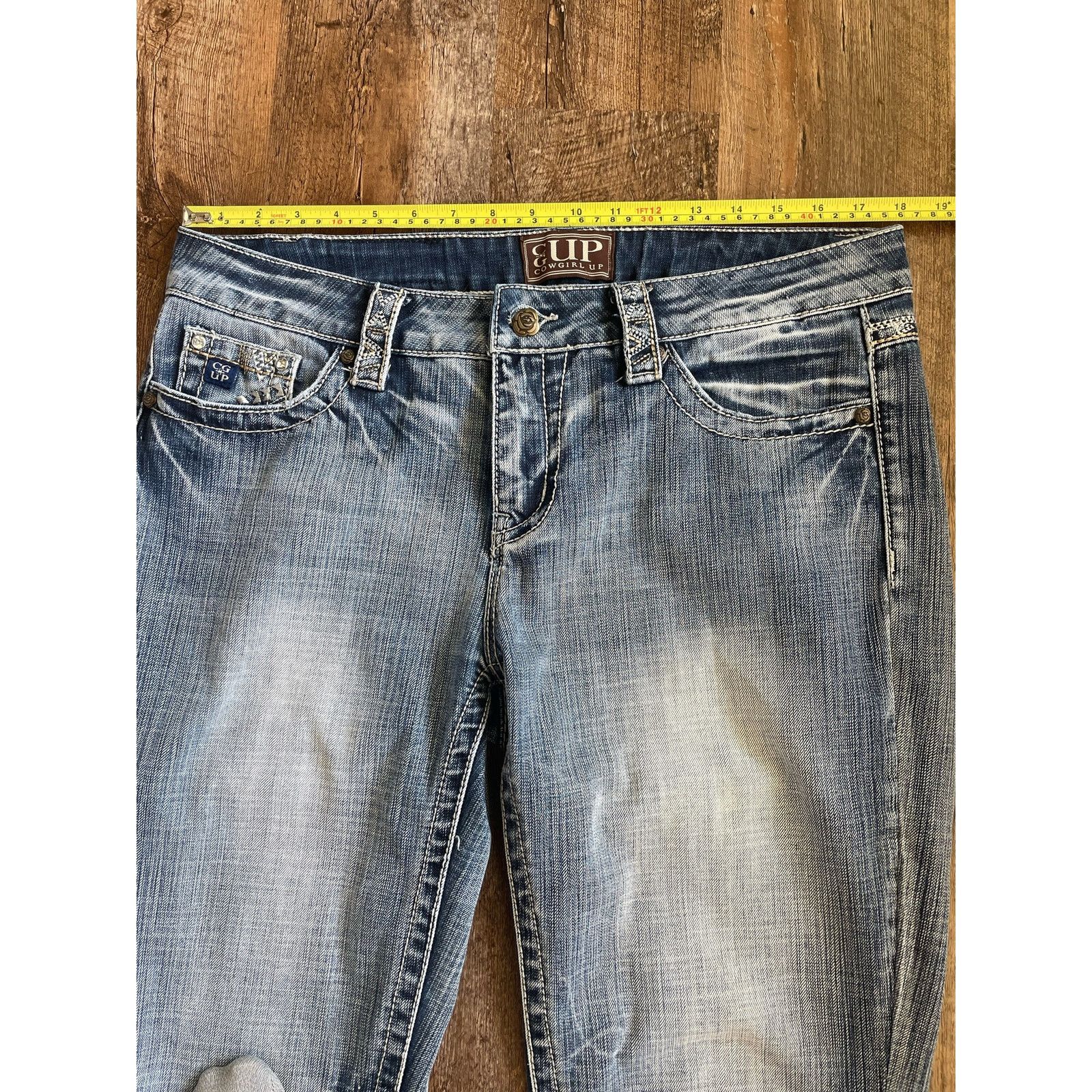 Other Cowgirl Up! ladies jeans, lightwash bedazzled 32/34 Size 32" / US 10 / IT 46 - 9 Thumbnail