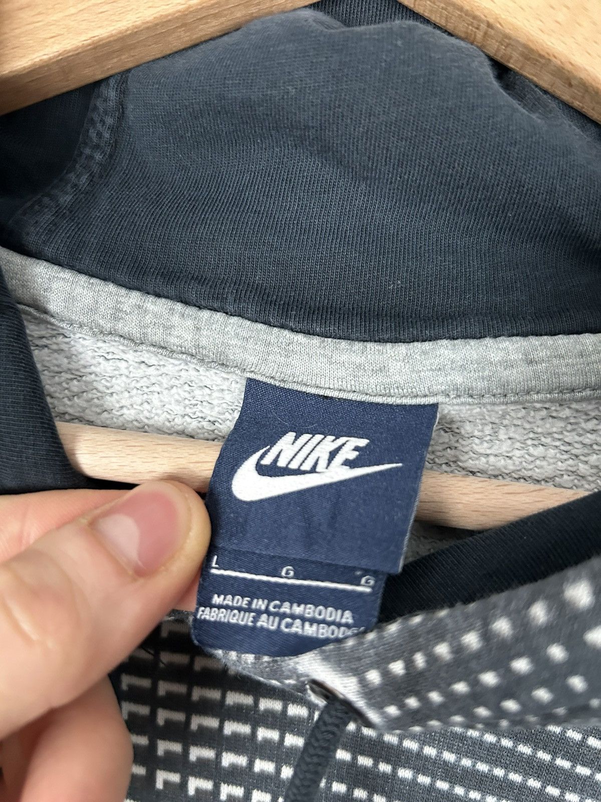 Nike Vintage Nike Swoosh Y2K 00s Hoodie Streetwear Sweatshirt Size US L / EU 52-54 / 3 - 6 Thumbnail