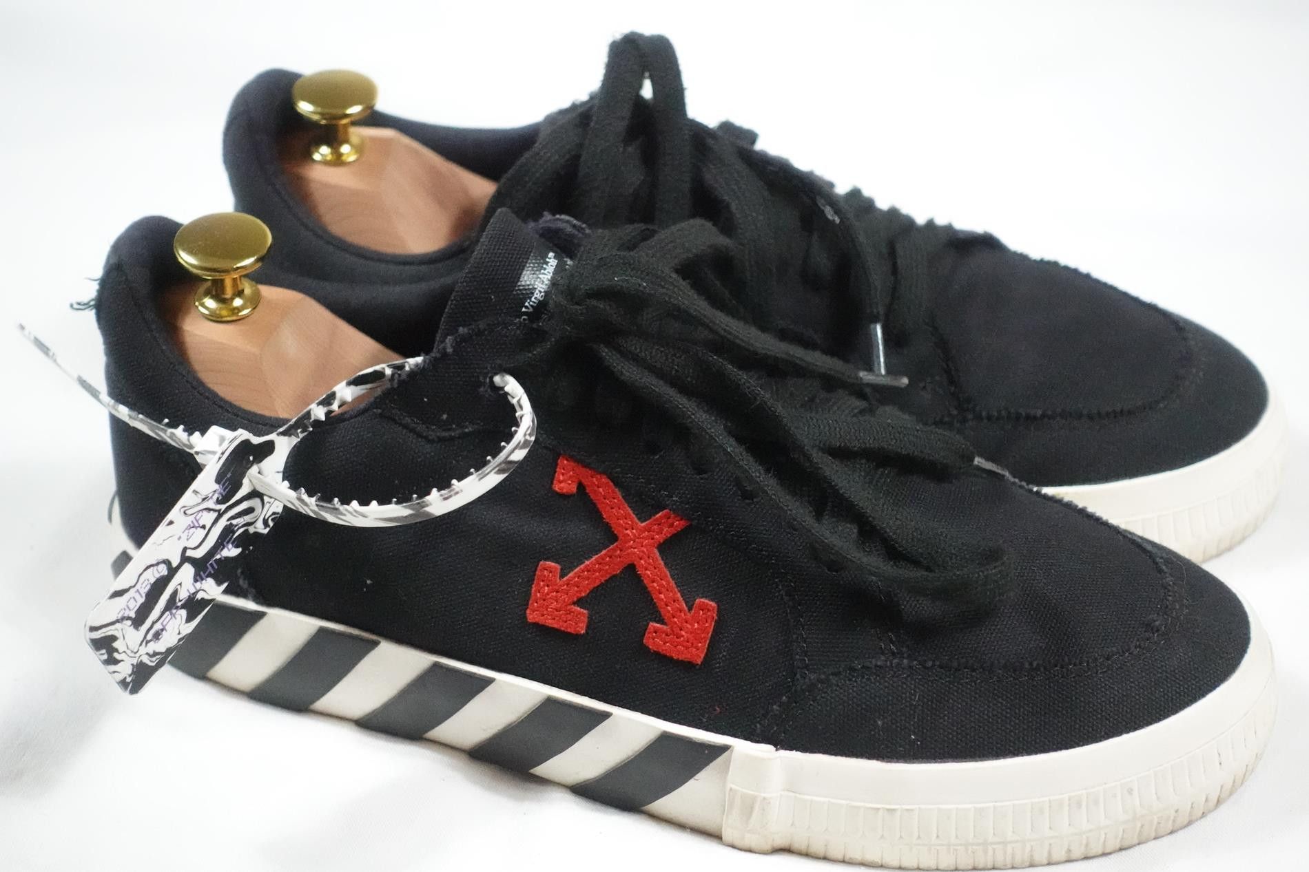 Off-White Off-White Sneakers Vulcanized Black Red Canvas 41 EU 8 US Size US 8 / EU 41 - 1 Thumbnail
