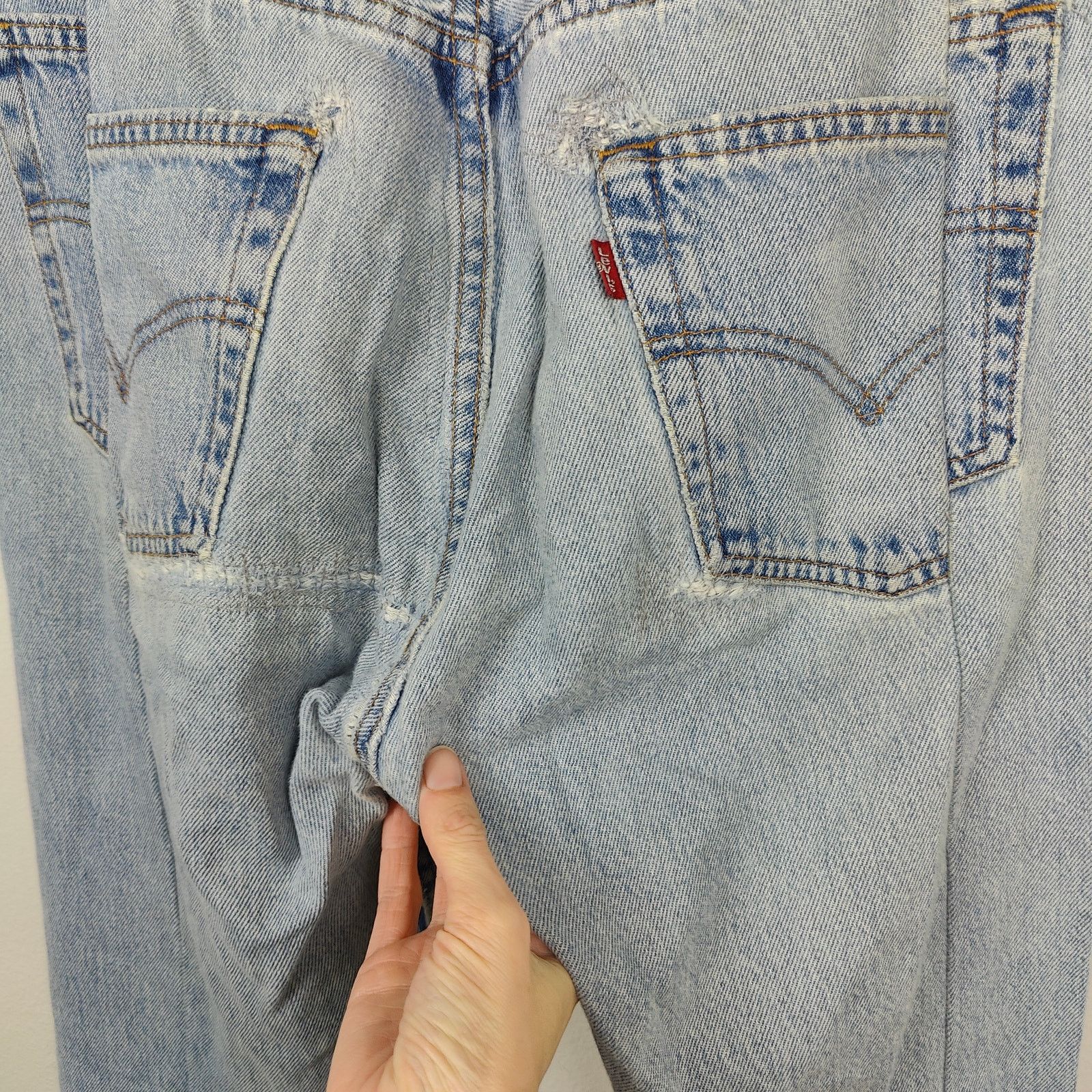 EB Denim EB Denim OG Reworked Levi's Womens 25 Light Wash Mid Rise Size 25" / US 0 / IT 36 - 6 Thumbnail