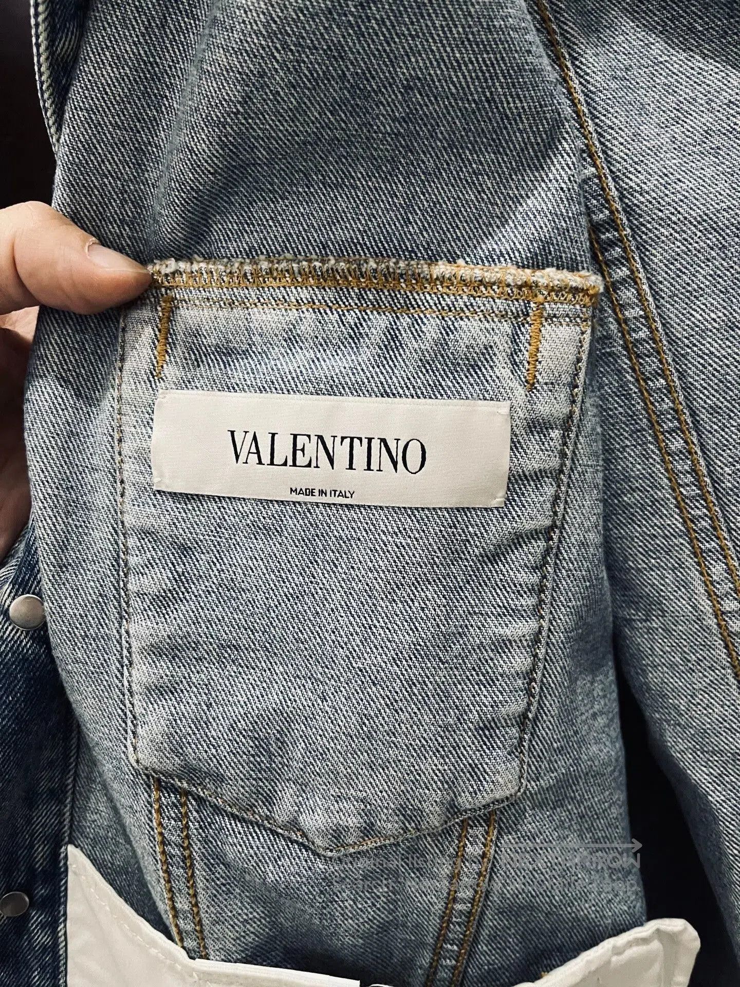Valentino Valentino VLogo Signature Denim Jacket. Size US M / EU 48-50 / 2 - 2 Thumbnail