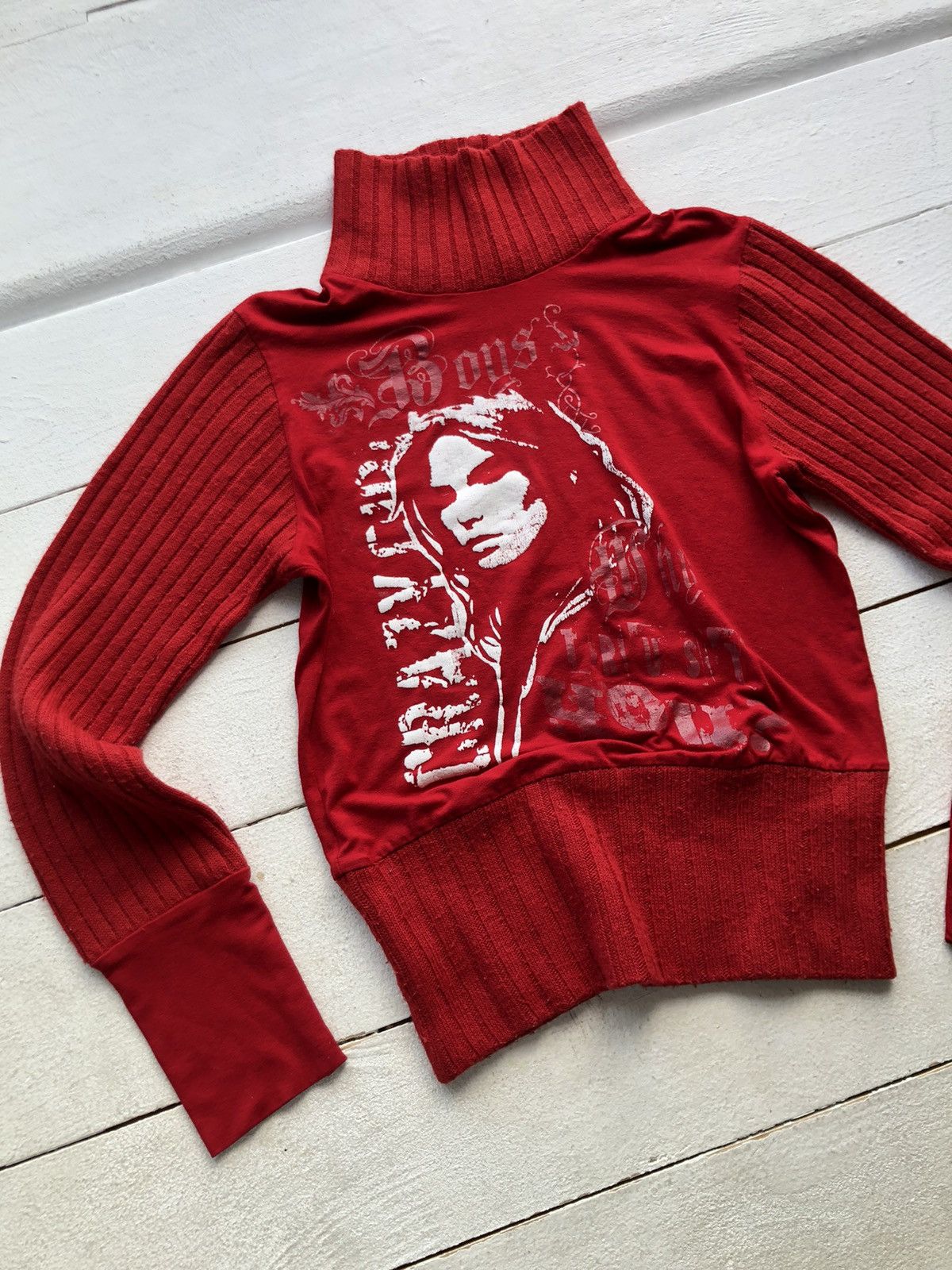 Designer Y2K Red Graphic Turtleneck Sweater with Ribbed Sleeves Size M / US 6-8 / IT 42-44 - 1 Thumbnail