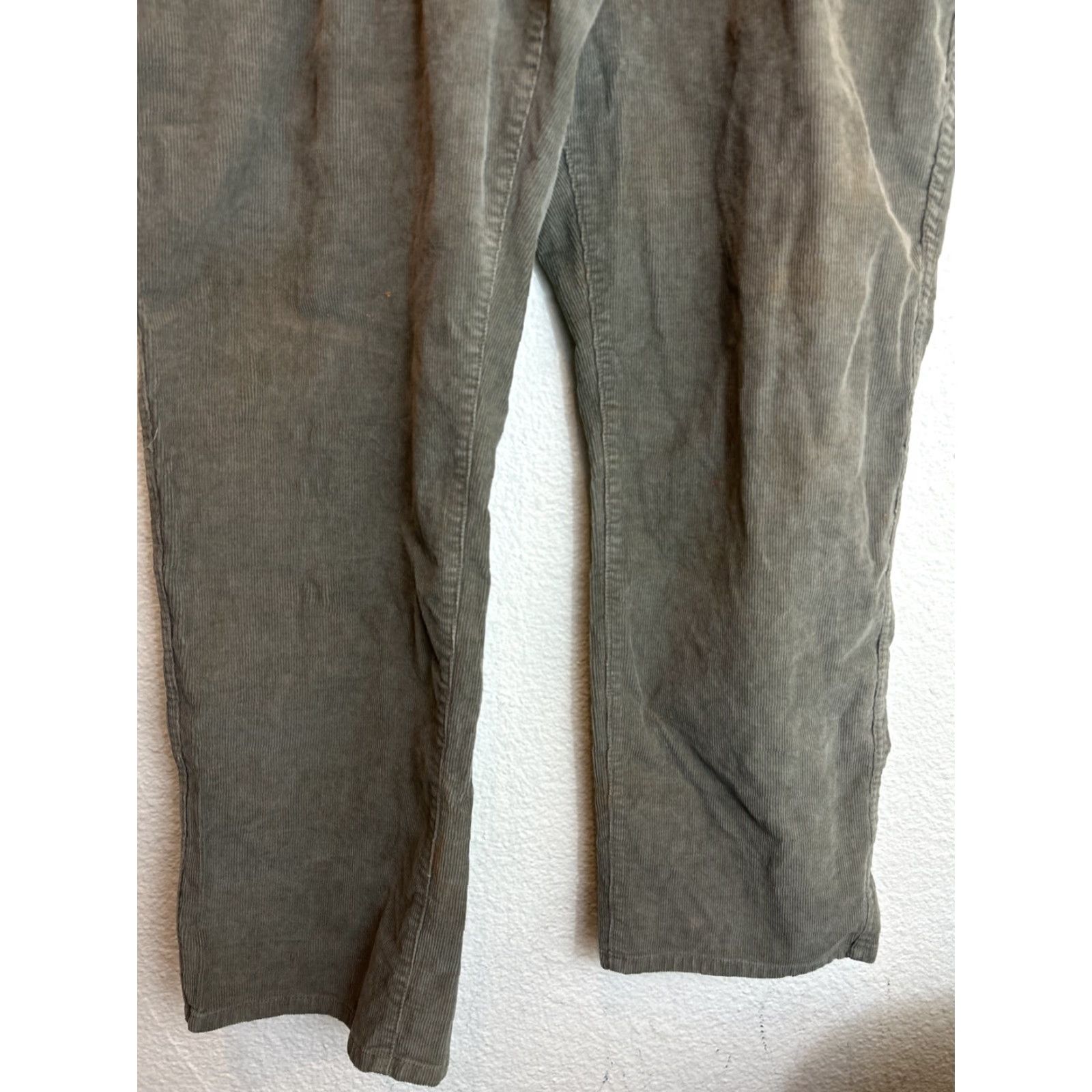 Vintage L.L Bean Stretch Country Corduroy Pants Olive Green 40x30 Men Regular Straight Chino Flat Front Button Zip Comfort Stretch Machine Washable Size US 40 / EU 56 - 2 Thumbnail