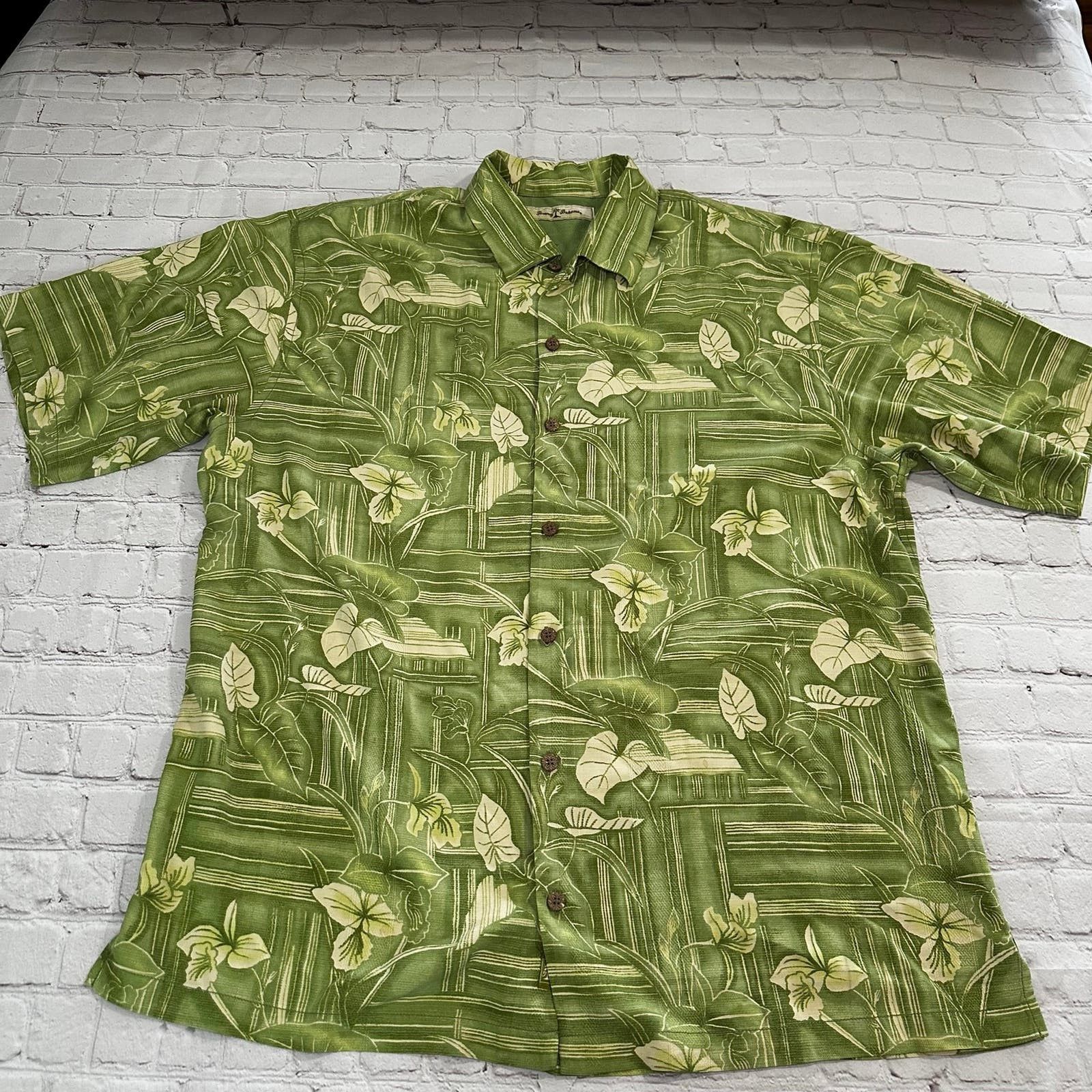 Tommy Bahama Tommy Bahama button-down short sleeve Shirt 100% silk Size US XL / EU 56 / 4 - 2 Thumbnail