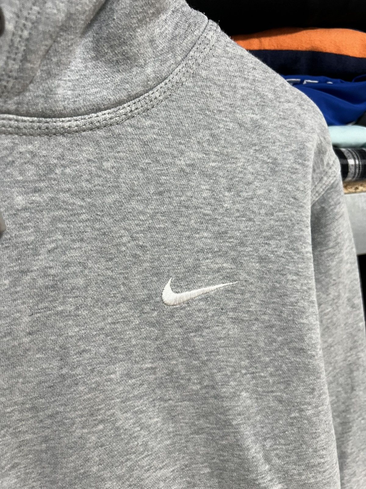 Nike × Vintage Vintage Nike Gray Hoodie Men Size L Small Swoosh Logo Y2K Size US L / EU 52-54 / 3 - 3 Thumbnail
