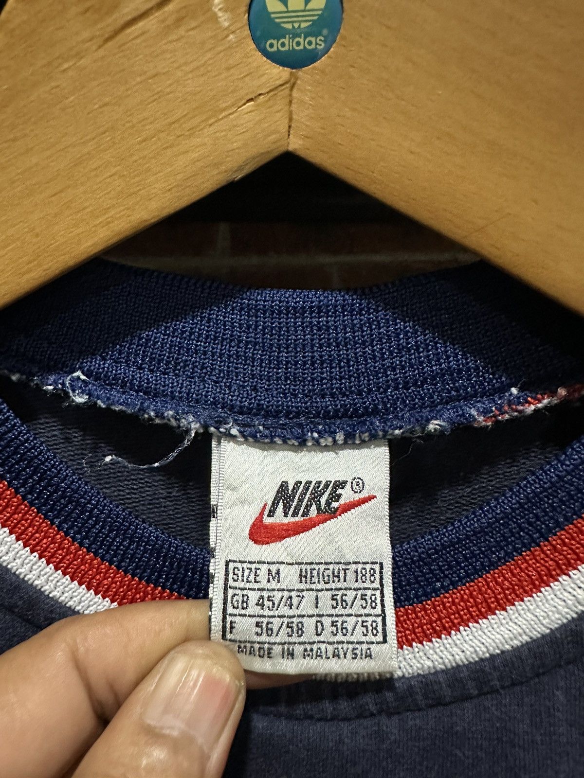 NBA × Nike × Vintage Vintage 90s Nike Nba Ringger Embroidered Logo Faded Tee Size US L / EU 52-54 / 3 - 4 Thumbnail