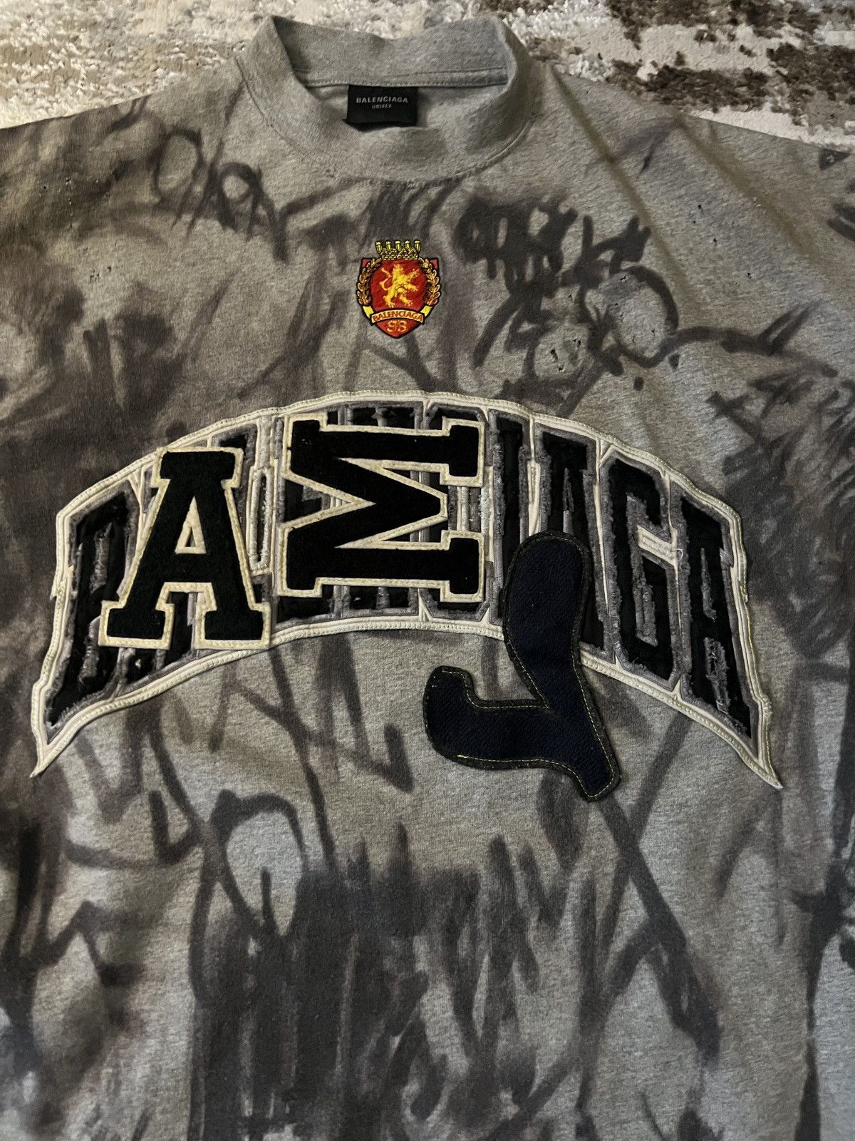 Balenciaga Balenciaga Graffiti Skater Shirt Size US L / EU 52-54 / 3 - 2 Thumbnail