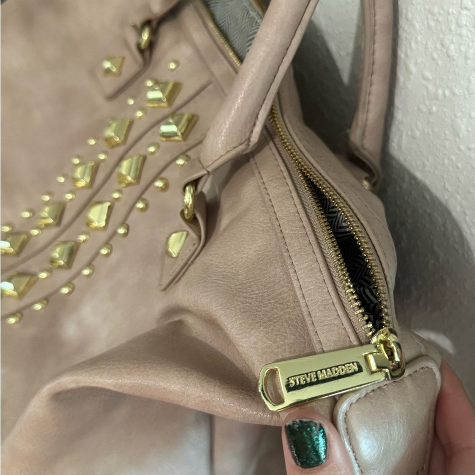 Steve Madden STEVE MADDEN🌟 Mauve with Gold Studs, Oversized Shoulder Bag Size ONE SIZE - 7 Thumbnail