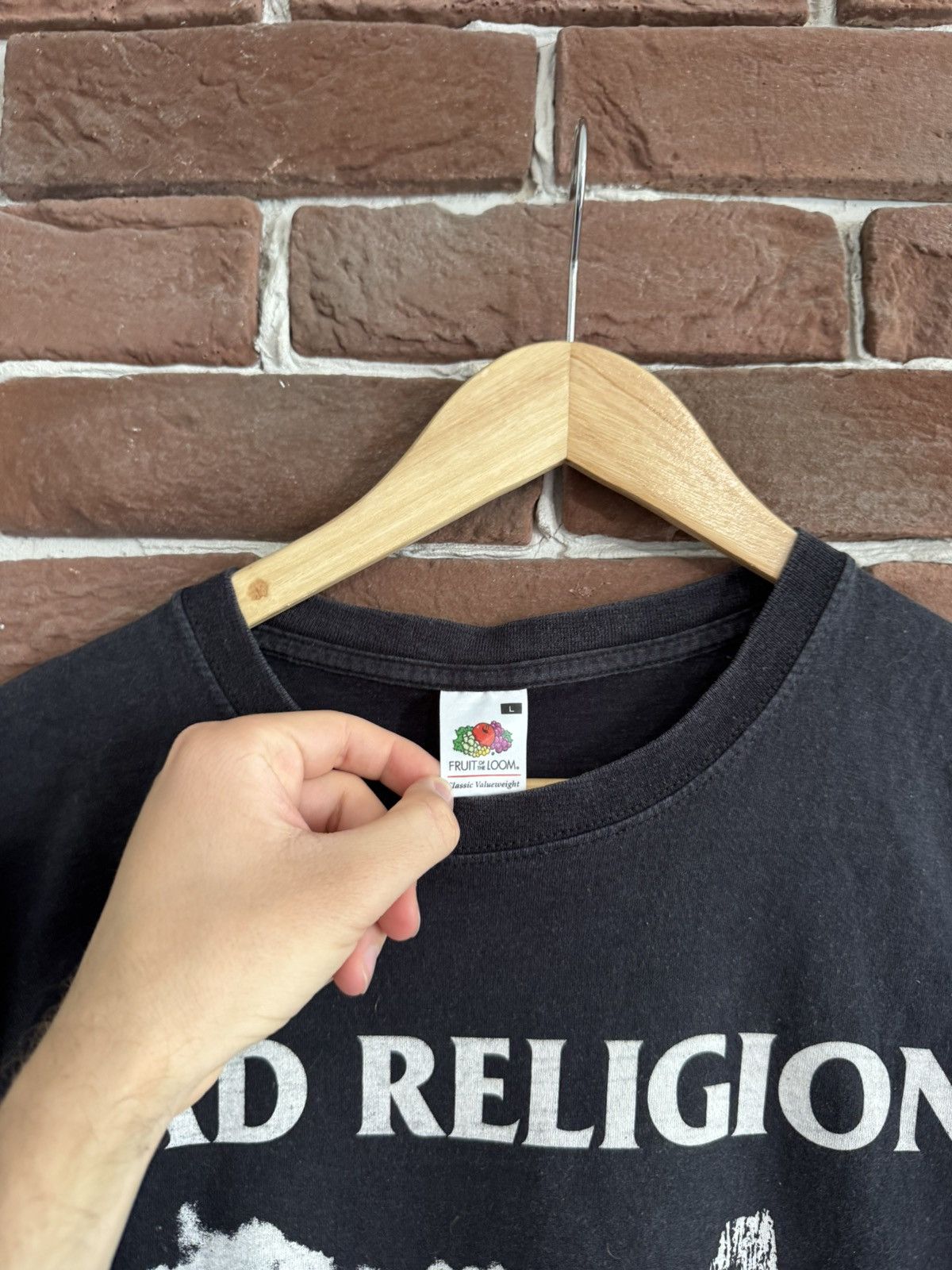 Band Tees Vintage 00s Bad Religion Past is Dead Punk Band Tshirt Size US L / EU 52-54 / 3 - 4 Thumbnail