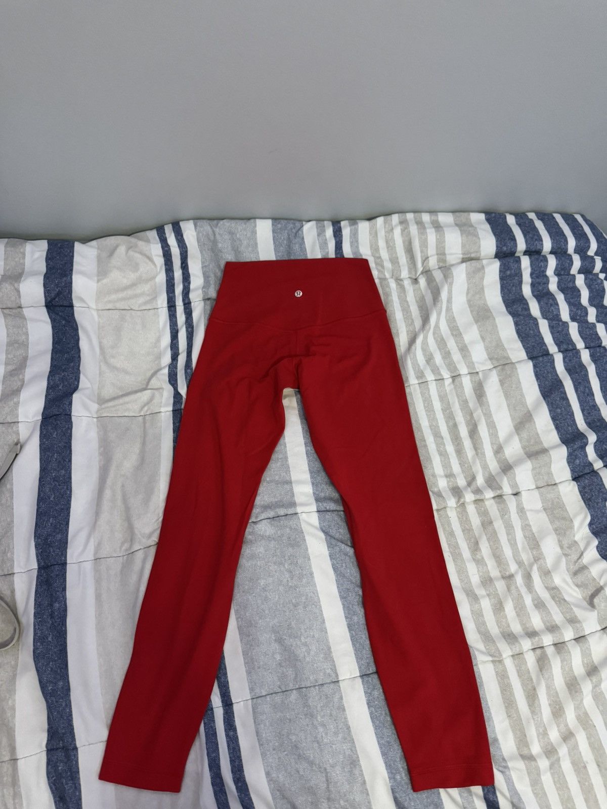 Lululemon Lululemon Align High-Rise Leggings Size 27" / US 4 / IT 40 - 1 Thumbnail