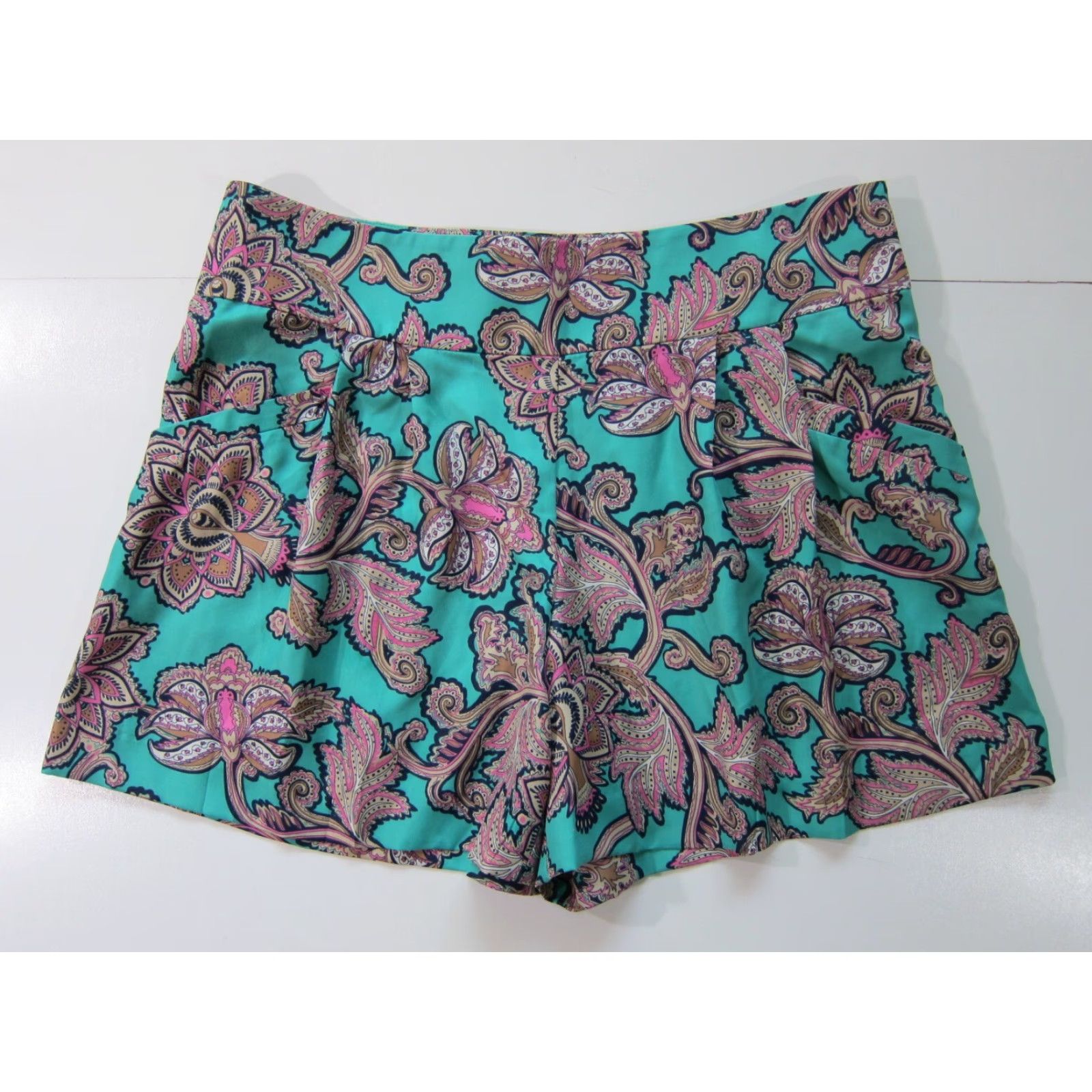 Ann Taylor Ann Taylor Loft Women Short Paint Pink Paisley Floral Pocket Pleated 10 Shoes? Size 32" / US 10 / IT 46 - 7 Thumbnail
