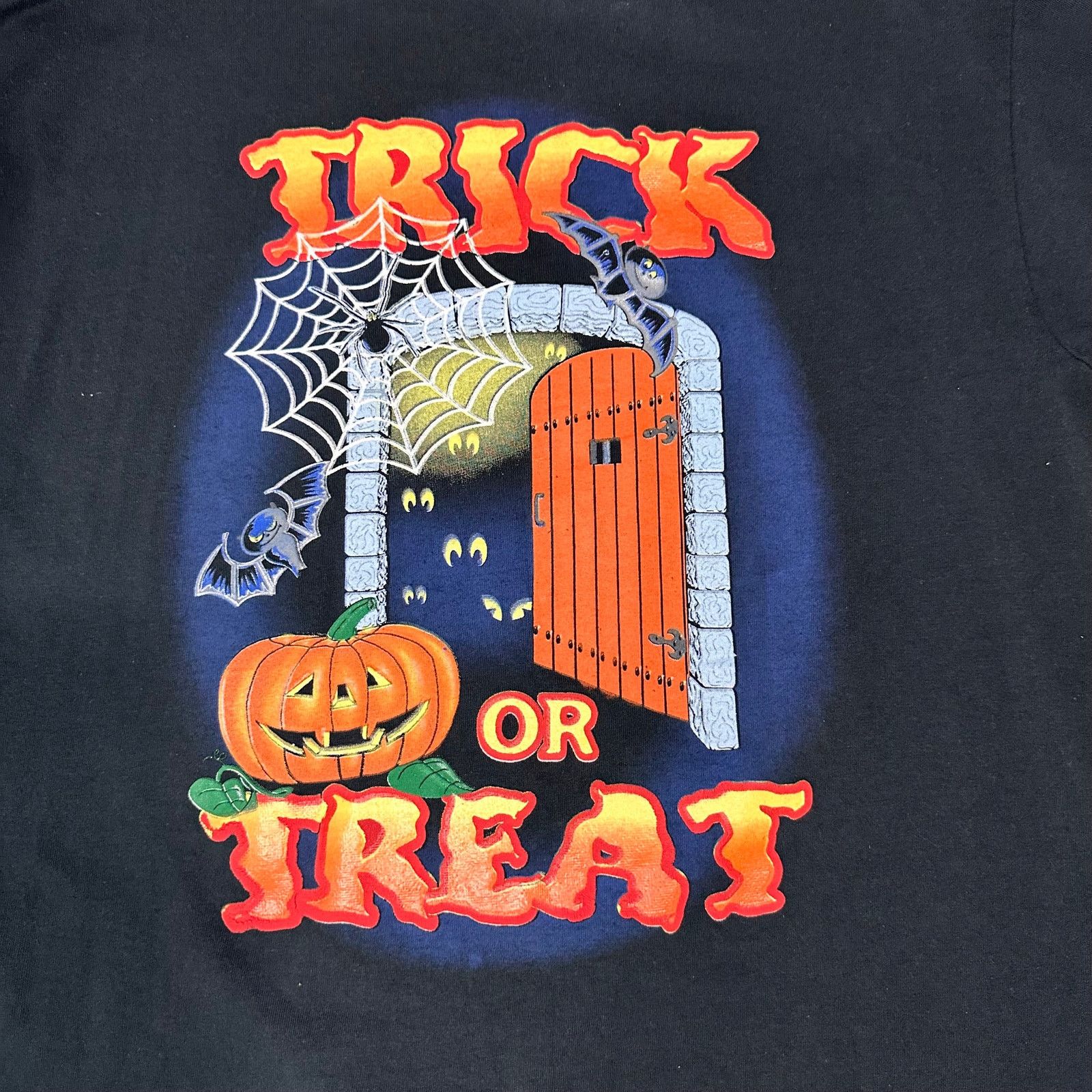 Basic Editions Vintage 90's Trick or Treat Halloween Graphic Tee Size Large Size US L / EU 52-54 / 3 - 3 Thumbnail