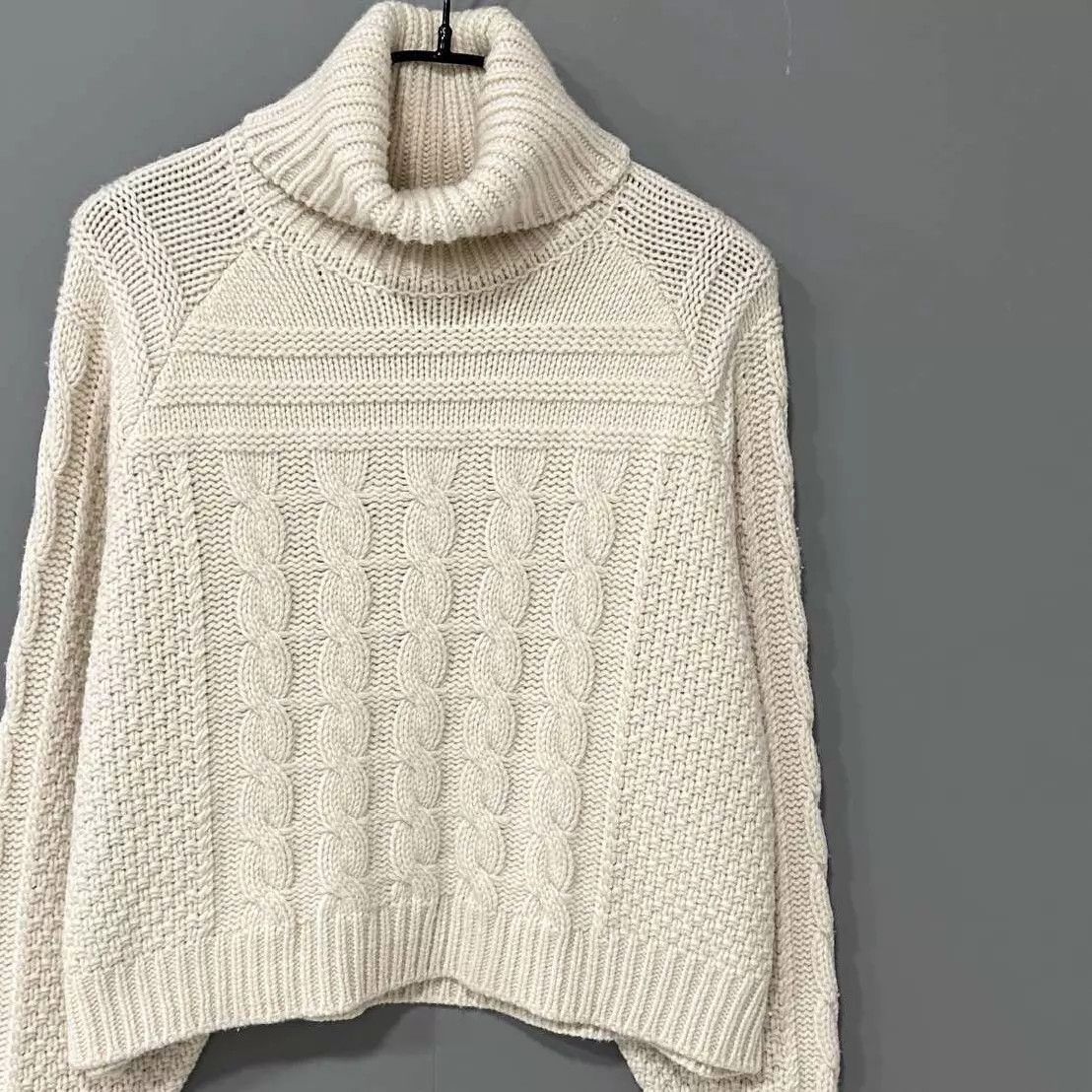 Celine Celine Beige Turtleneck Knit Sweater XS Size XS / US 0-2 / IT 36-38 - 3 Thumbnail