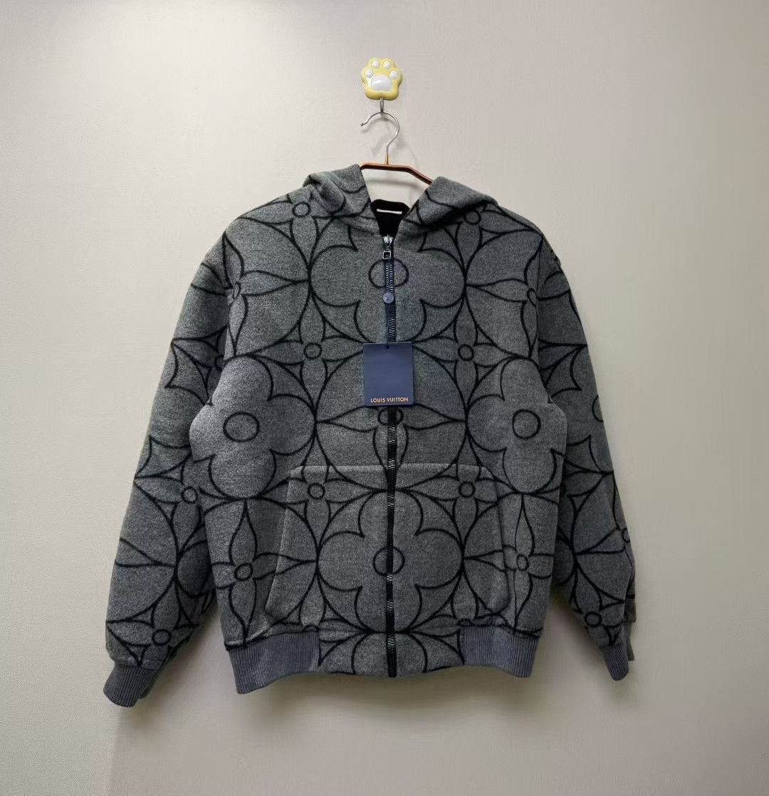 Louis Vuitton Louis Vuitton Black Cashmere Full Logo Coat Size US M / EU 48-50 / 2 - 1 Thumbnail