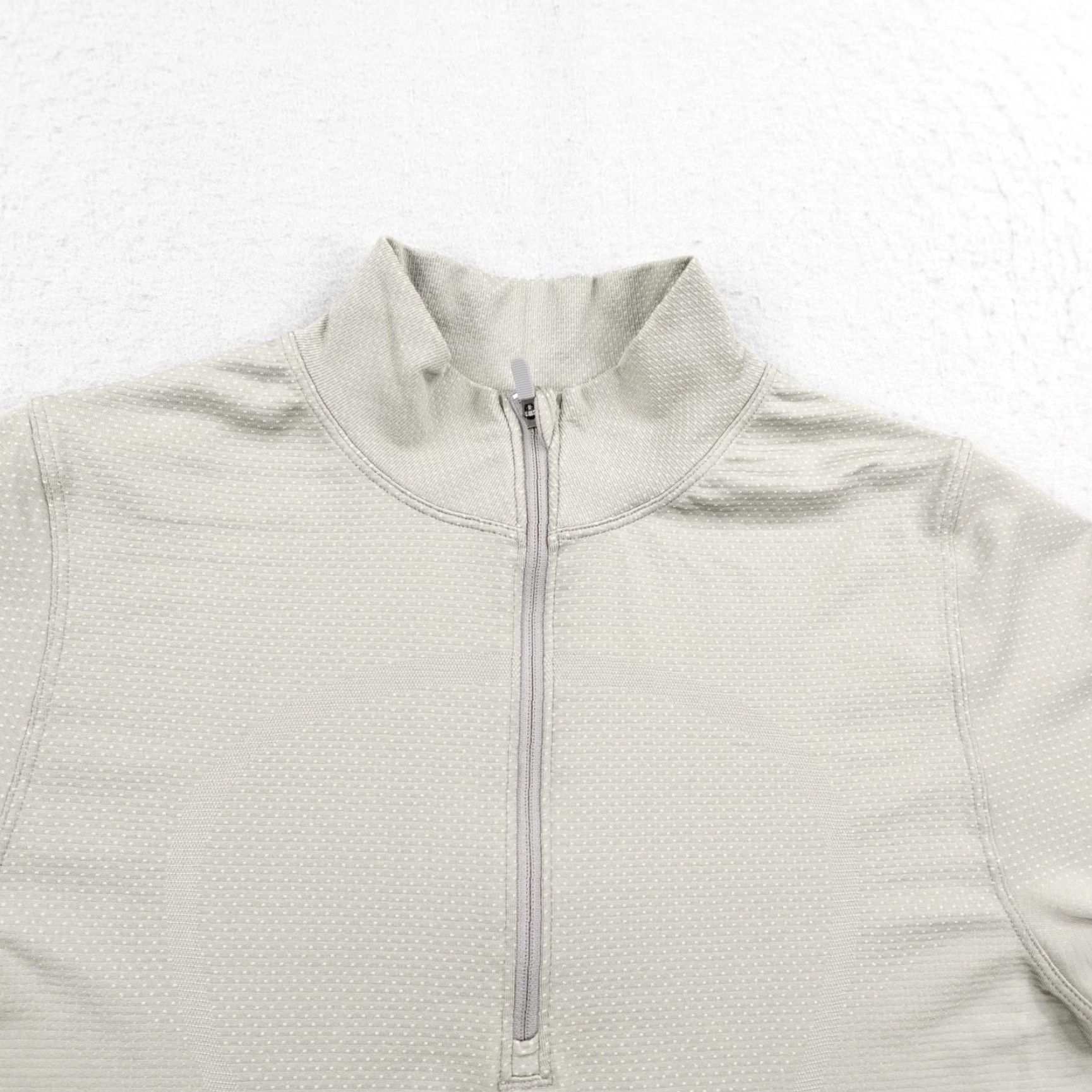 Lululemon Lululemon Shirt Womens 8 Gull Grey Swiftly Tech Half Zip Performance Gym Size M / US 6-8 / IT 42-44 - 2 Thumbnail