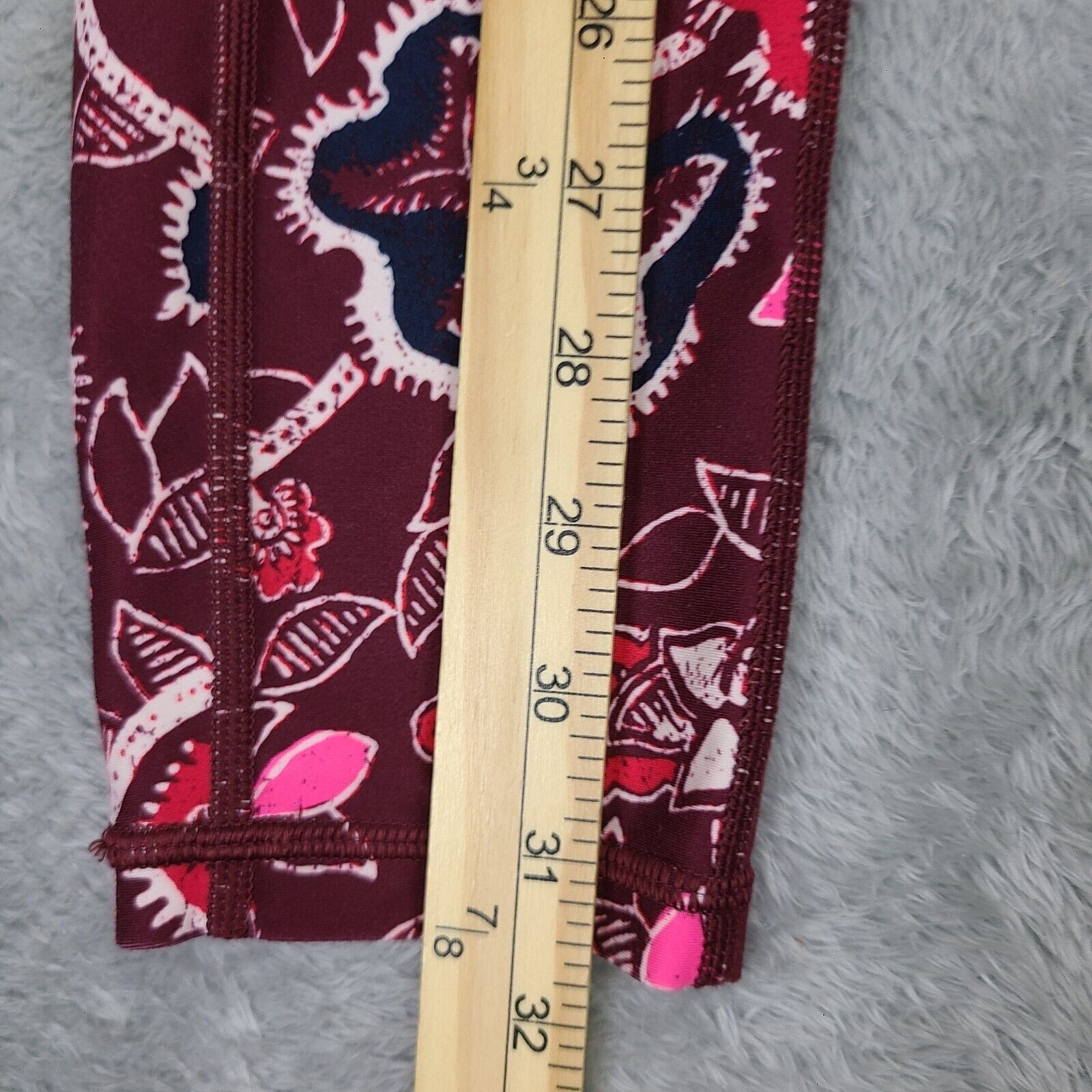 Athleta Athleta Maroon & Batik Print Floral Leggings Size Small Size 27" / US 4 / IT 40 - 5 Thumbnail