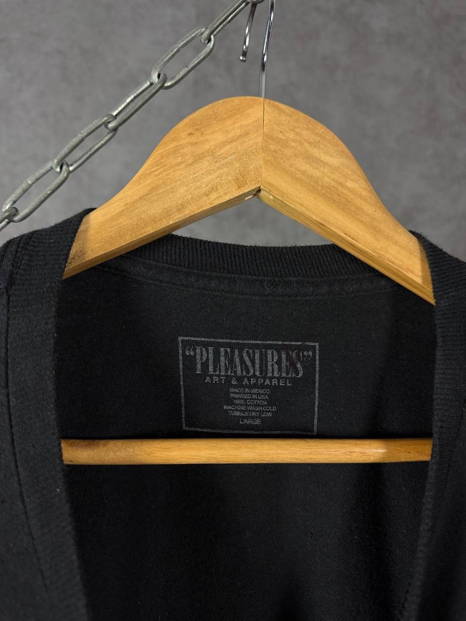 Pleasures Pleasures designer tee Size US L / EU 52-54 / 3 - 4 Thumbnail