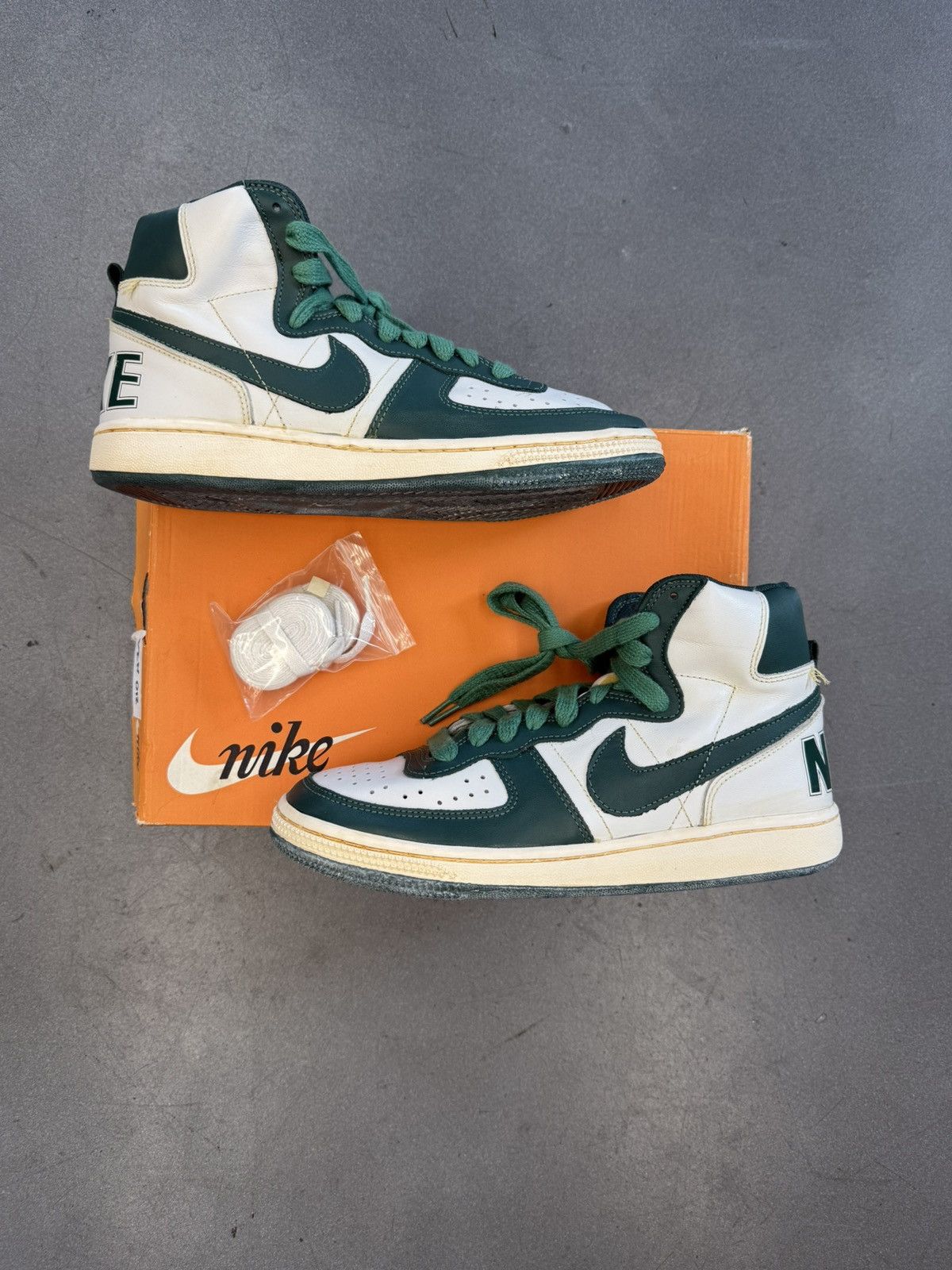 Nike 2008 Nike Terminator High Vintage Noble Green Size US 9 / EU 42 - 1 Thumbnail