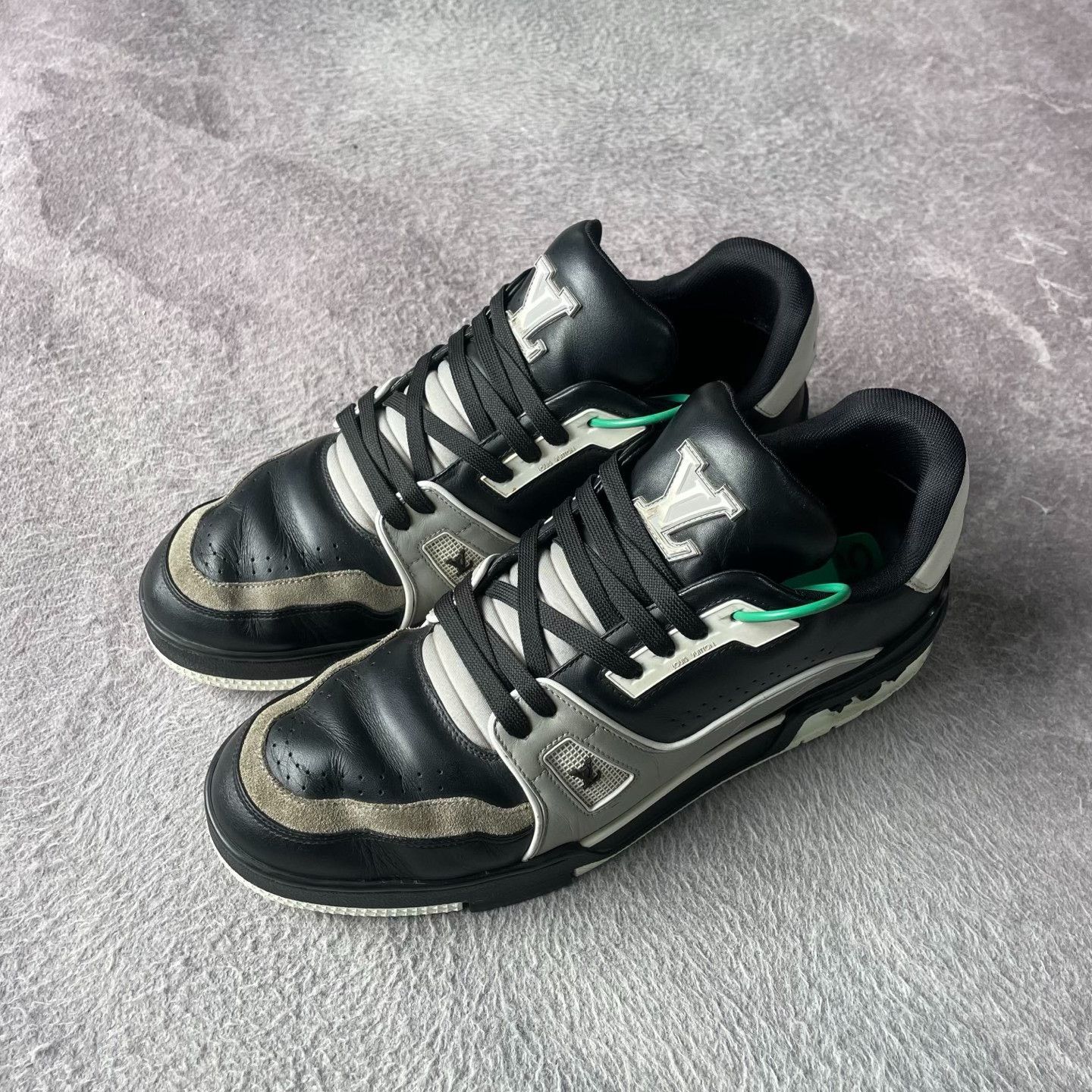 Louis Vuitton Louis Vuitton Training Black Lowtop Sneakers 42 Men Size US 9 / EU 42 - 1 Thumbnail
