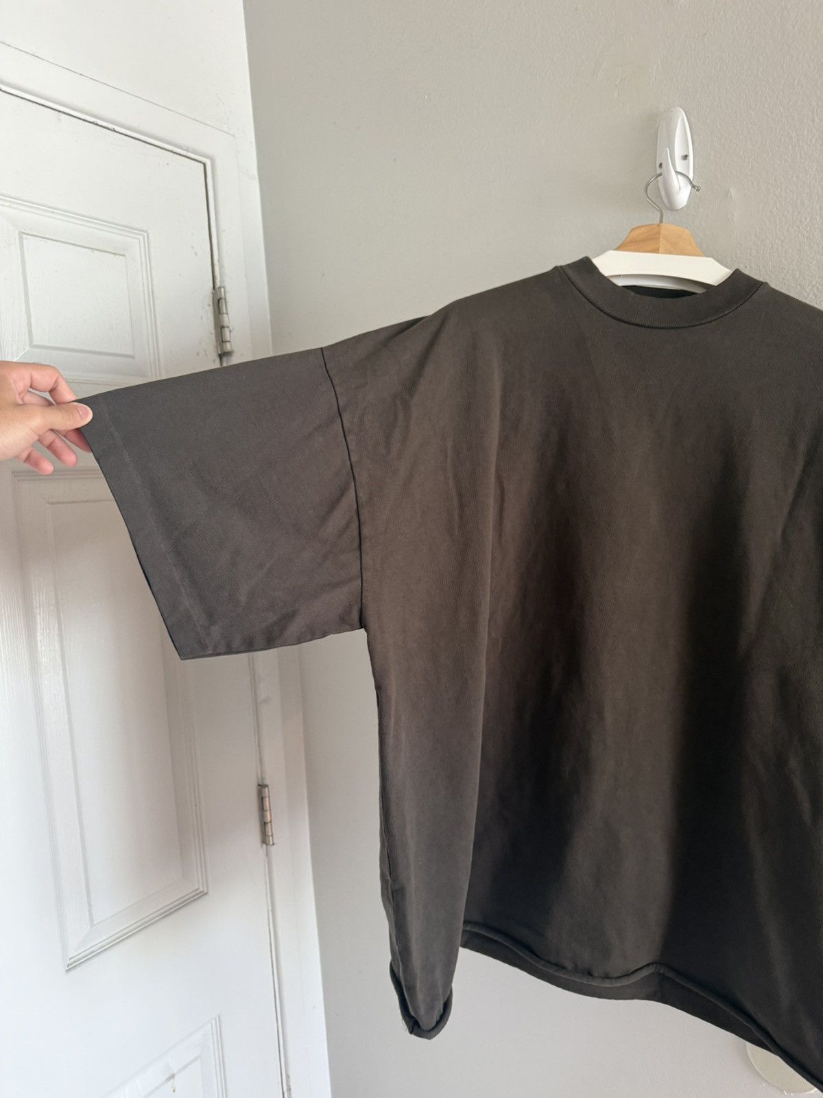Kanye West SAMPLE Yeezy Season 7 Dark Brown Boxy Coachella Tee Shirt Size US L / EU 52-54 / 3 - 10 Thumbnail
