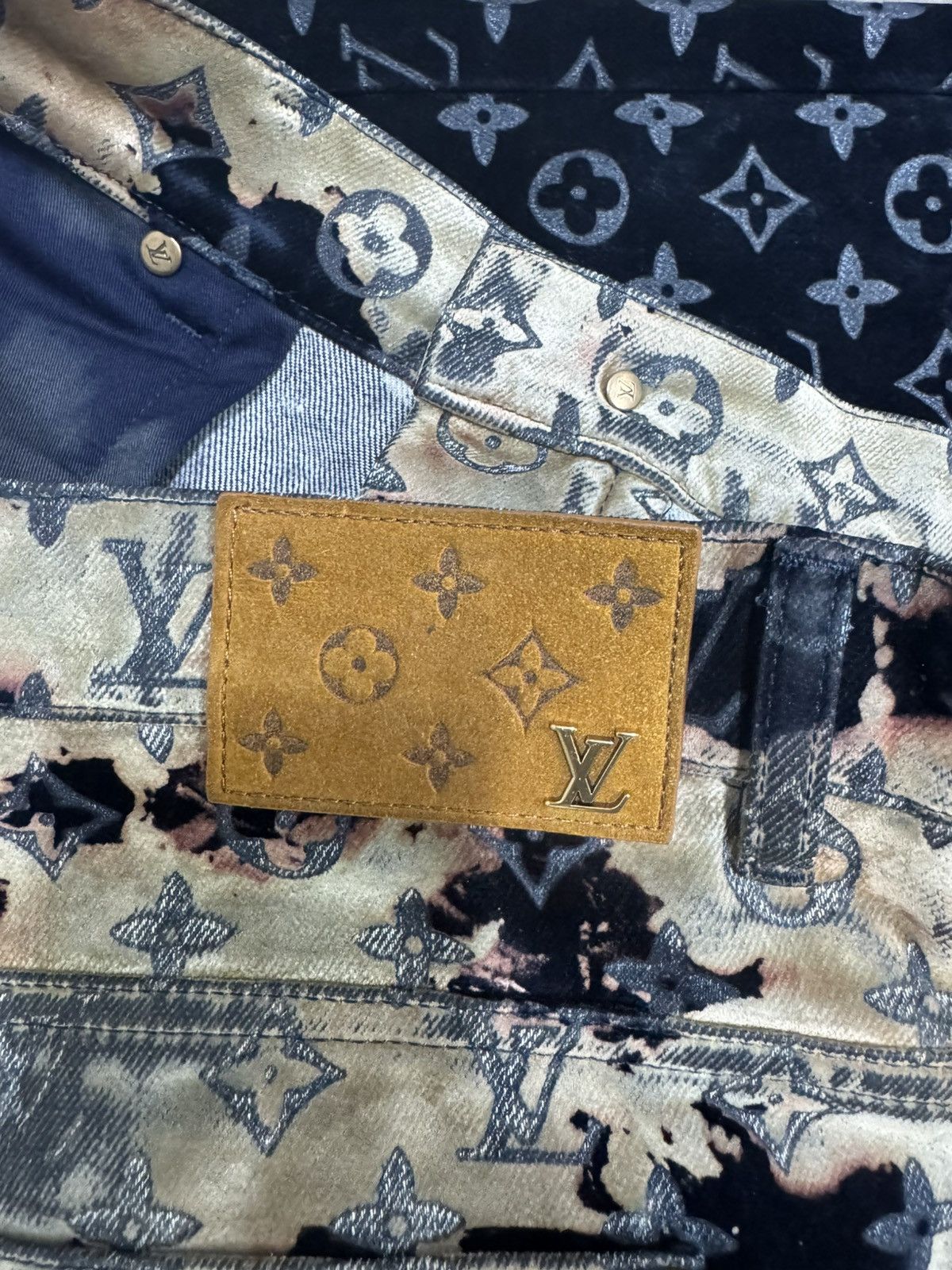 Louis Vuitton Louis Vuitton Monogram Bleached Denim Pants Size US 40 / EU 56 - 8 Thumbnail