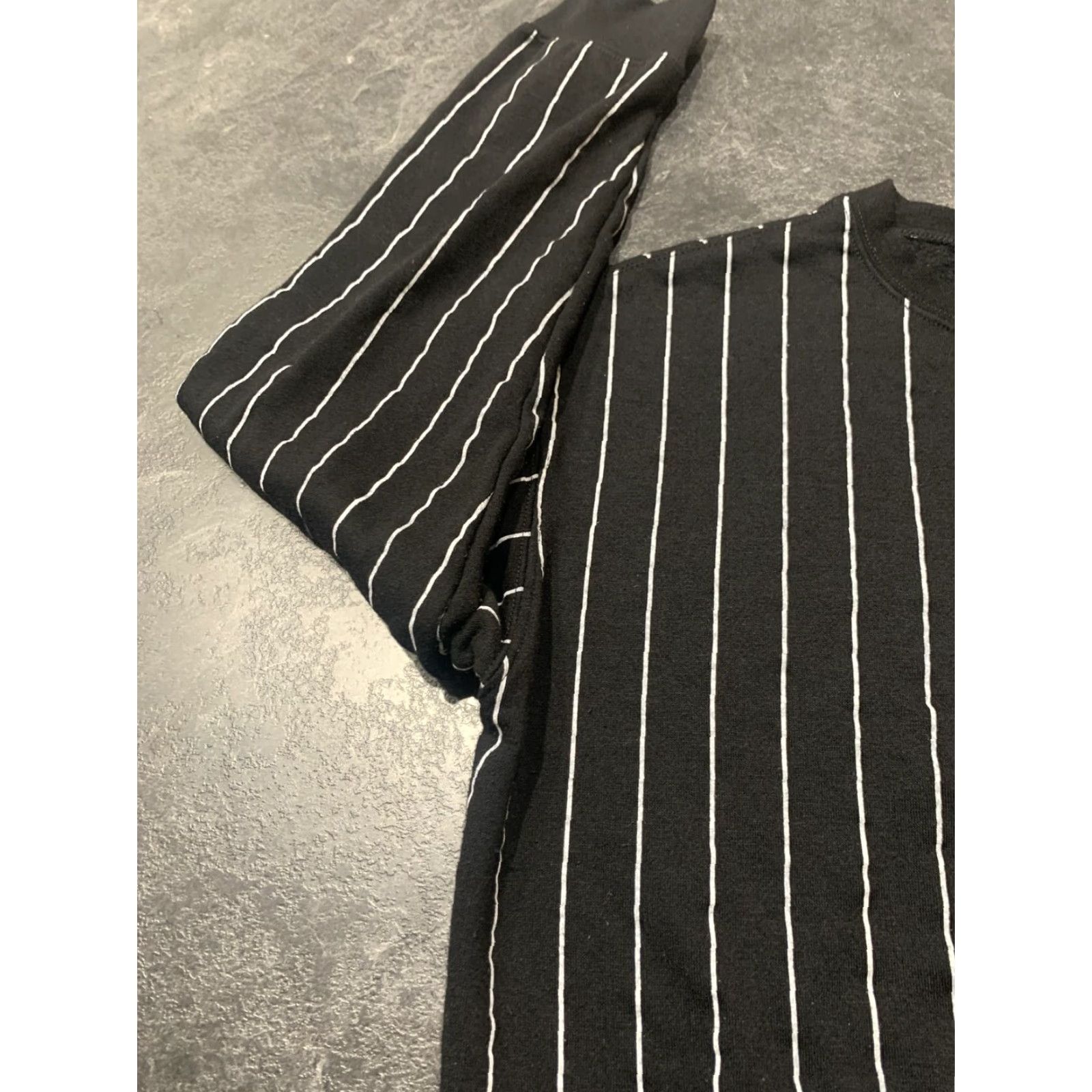 Vintage VINTAGE Mickey Mouse Sweatshirt Men Large Black Pullover Striped 90s Casual Size US L / EU 52-54 / 3 - 5 Thumbnail