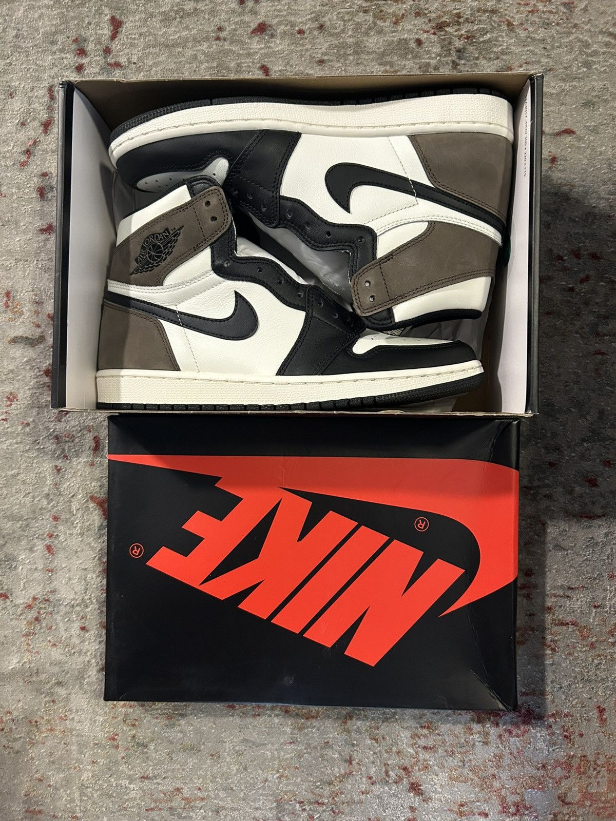 Jordan Brand 🔥 JORDAN 1 RETRO DARK MOCHA ☕️ NEW 🆕 Size US 9.5 / EU 42-43 - 1 Thumbnail