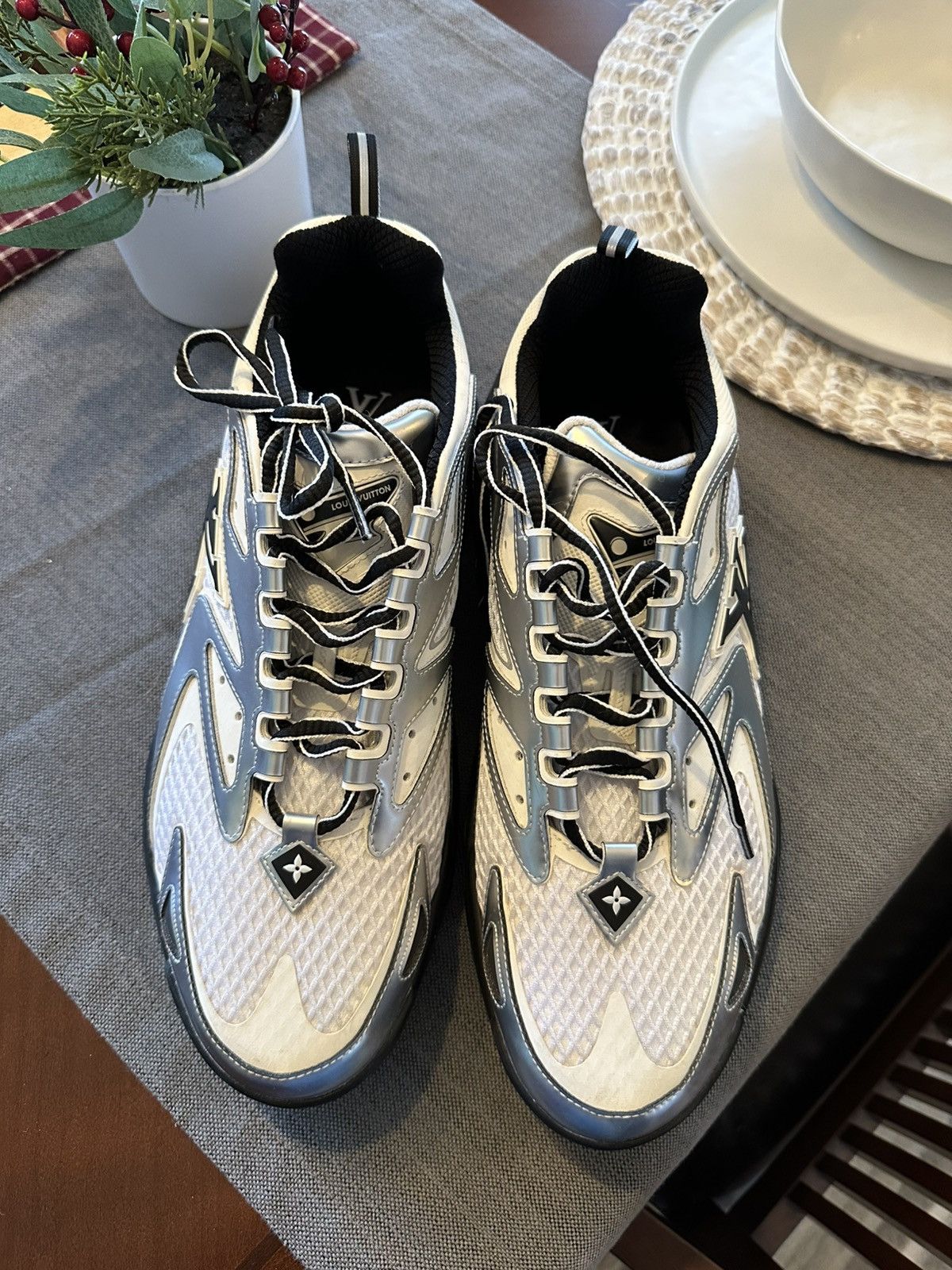 Louis Vuitton Louis Vuitton Tatic Sneaker Size US 10.5 / EU 43-44 - 1 Thumbnail