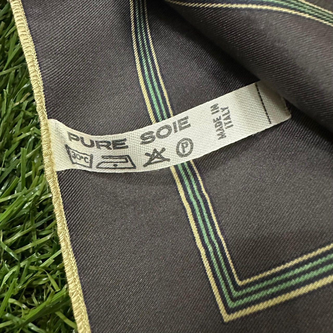 Celine CELINE Paris Vintage 100% Silk Scarf Made in Italy Size ONE SIZE - 5 Thumbnail