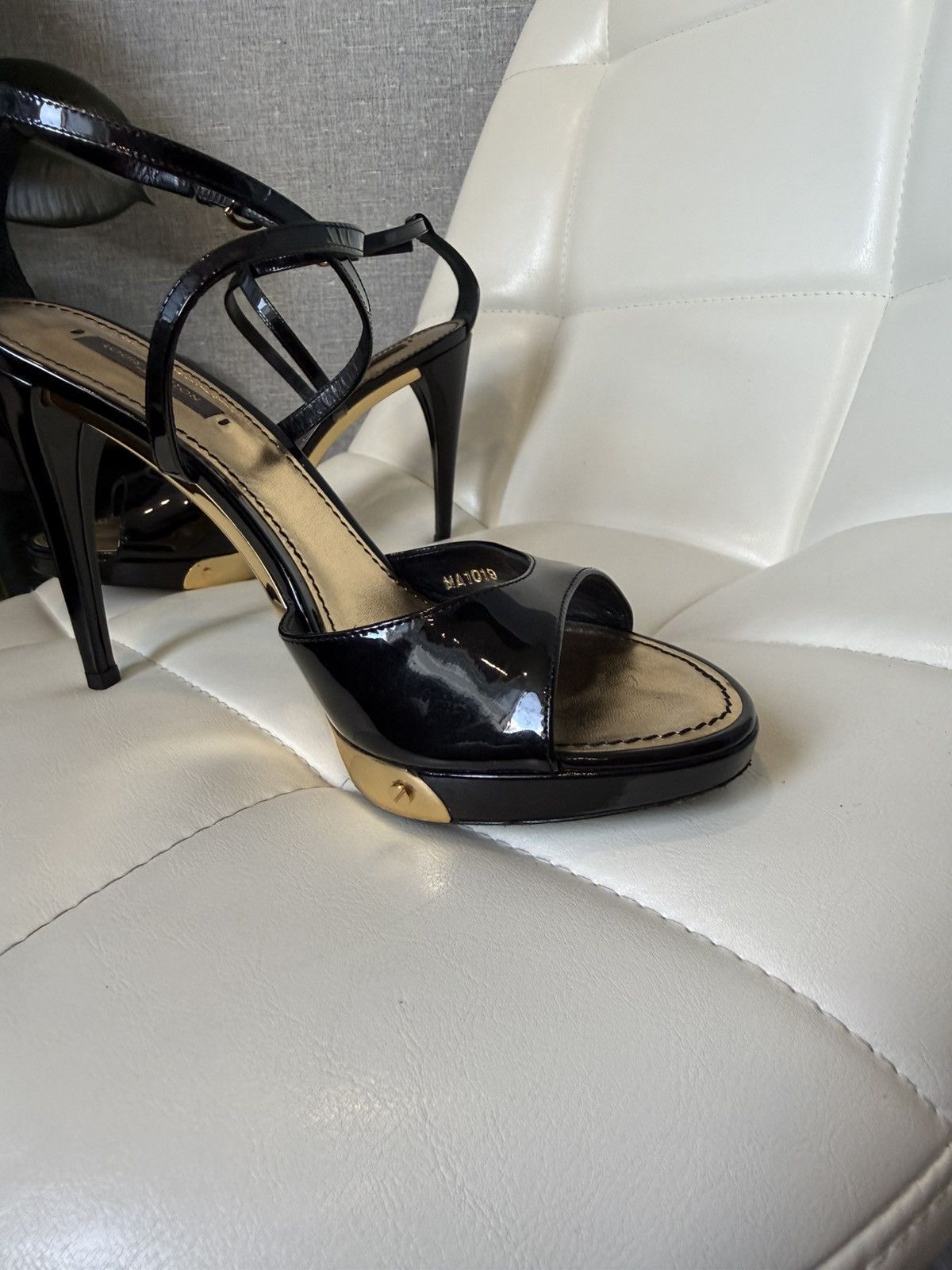 Louis Vuitton Louis Vuitton Black Patent Leather Strappy High Heel Sandals Size US 9 / IT 39 - 8 Thumbnail