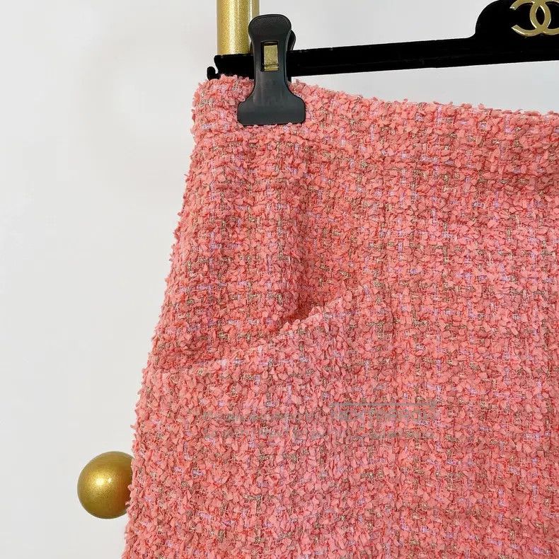 Chanel Chanel Pink skirt Size 26" / US 2 / IT 38 - 3 Thumbnail