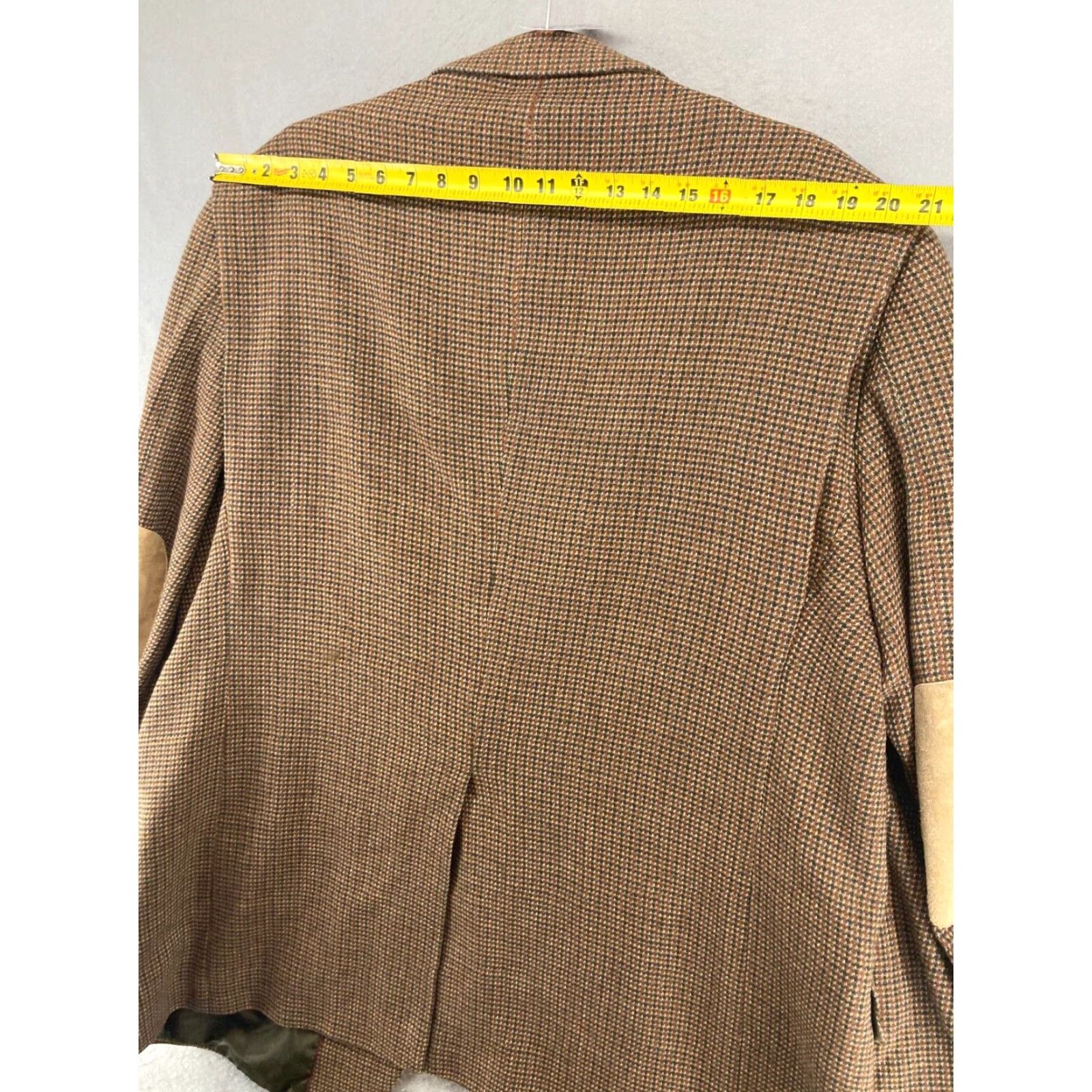 Vintage VINTAGE La Crosse Sport Coat 46L Brown Tweed Herringbone Long Single-Breasted Mens 4-Button Notch Lapel Size US S / EU 44-46 / 1 - 6 Thumbnail