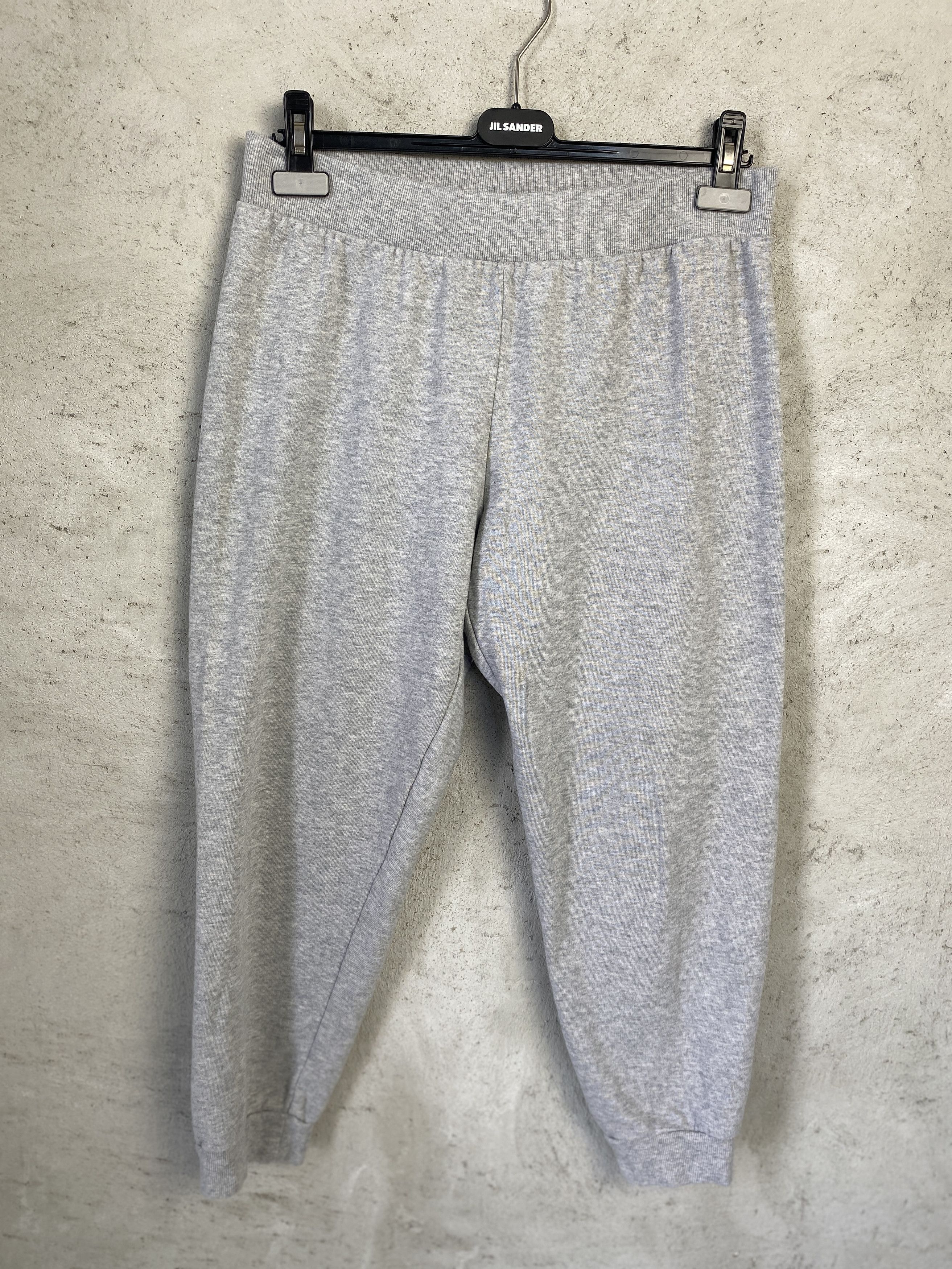 Juicy Couture Juicy Couture big back logo sweatpants joggers y2k 00s Size 30" / US 8 / IT 44 - 2 Thumbnail