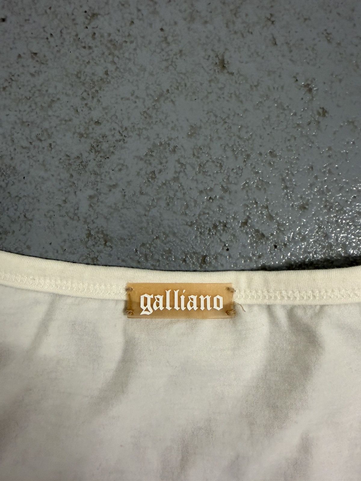 John Galliano Vintage John Galliano Gazette Rhinestones Butterfly’s Tee Size XS / US 0-2 / IT 36-38 - 9 Thumbnail