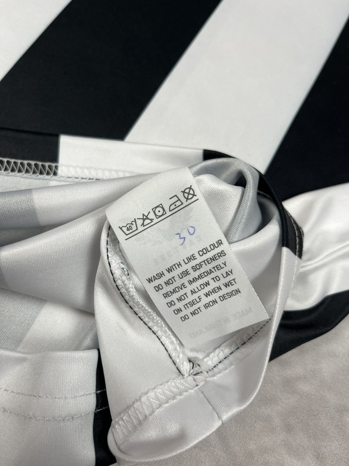 Castore Castore Newcastle United Home Shirt 2022/23 Size M Excellent Size US M / EU 48-50 / 2 - 10 Thumbnail