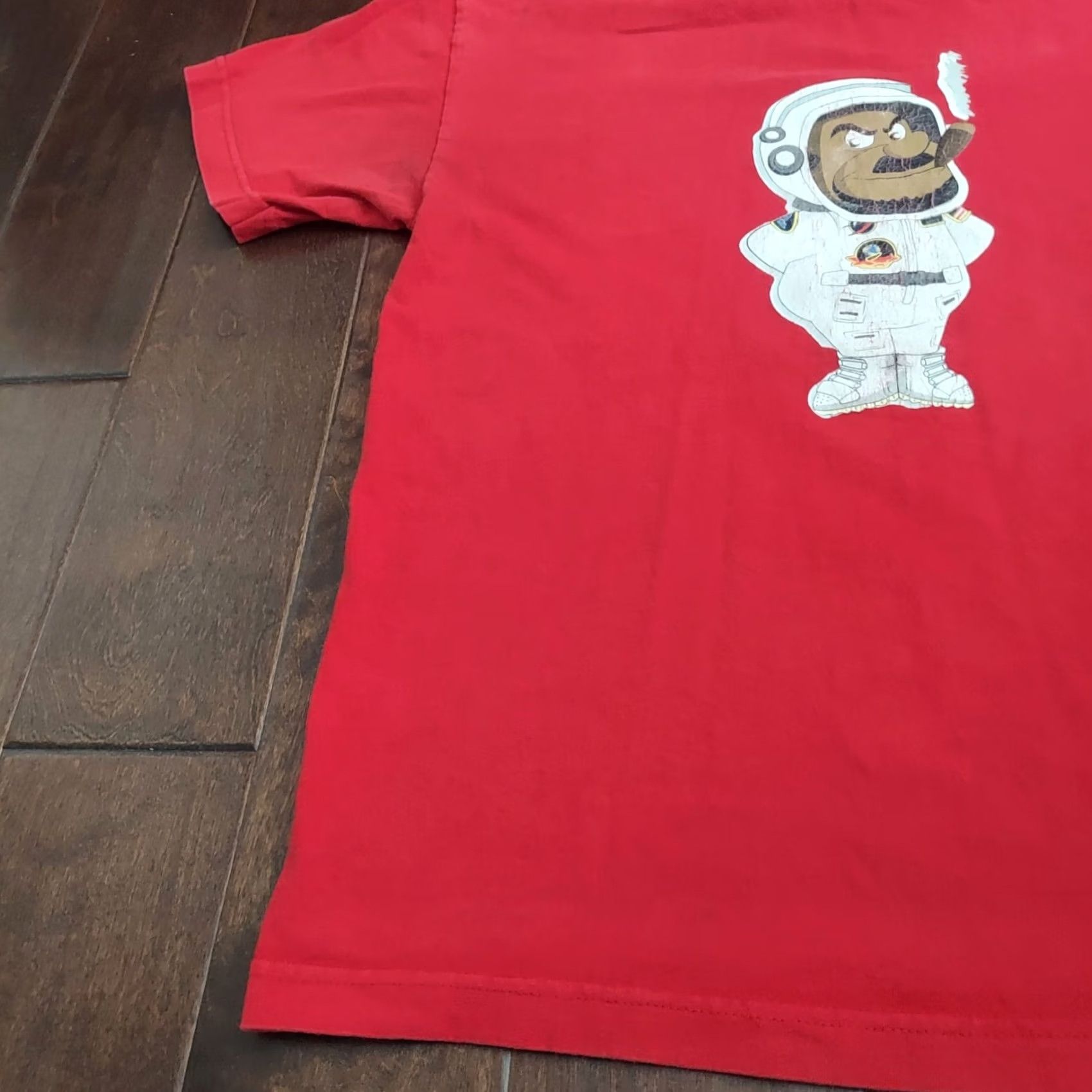 Vintage Alstyle Apparel & Activewear T-Shirt Men Red Astronaut Graphic Cigar Crew Neck Short Sleeve Size M Size US M / EU 48-50 / 2 - 4 Thumbnail