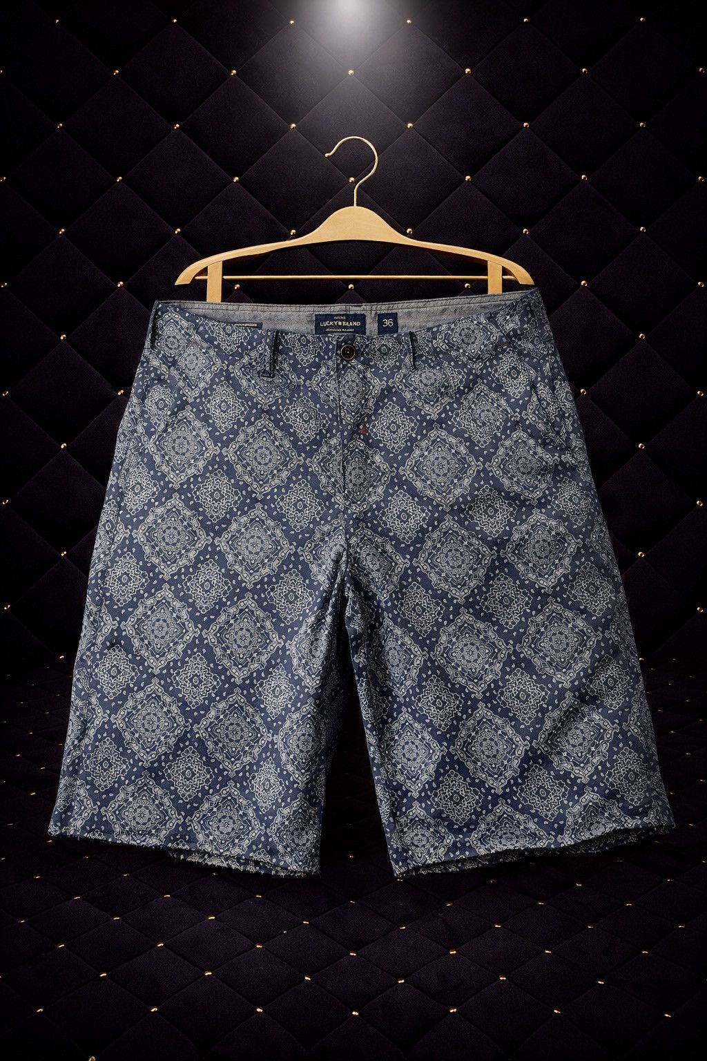 Other DIAMOND GEOMETRIC PRINT SHORTS Size US 32 / EU 48 - 1 Preview