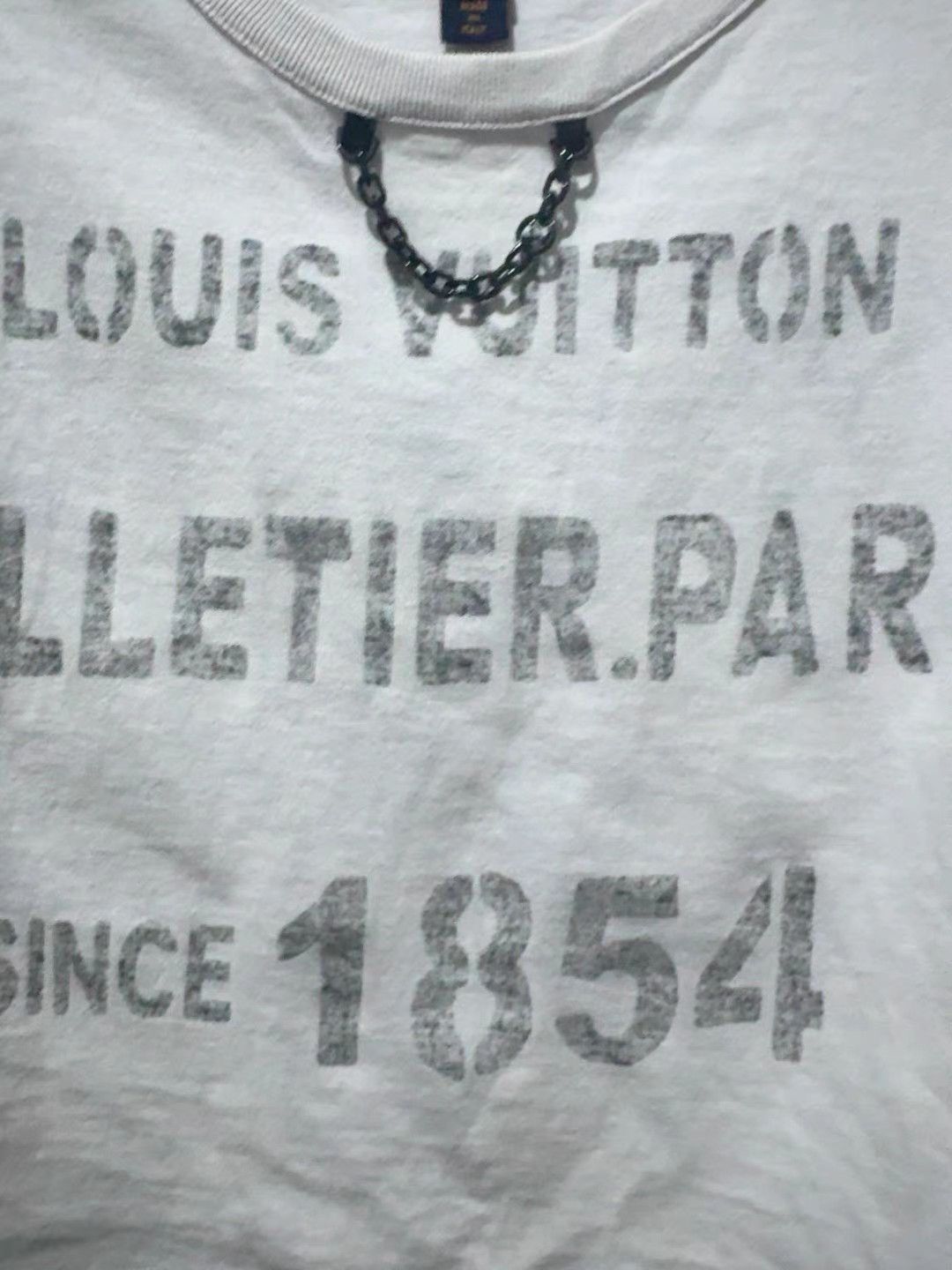 Louis Vuitton Louis Vuitton Engraved Cropped Short-Sleeve T-Shirt K13 Size S / US 4 / IT 40 - 6 Thumbnail