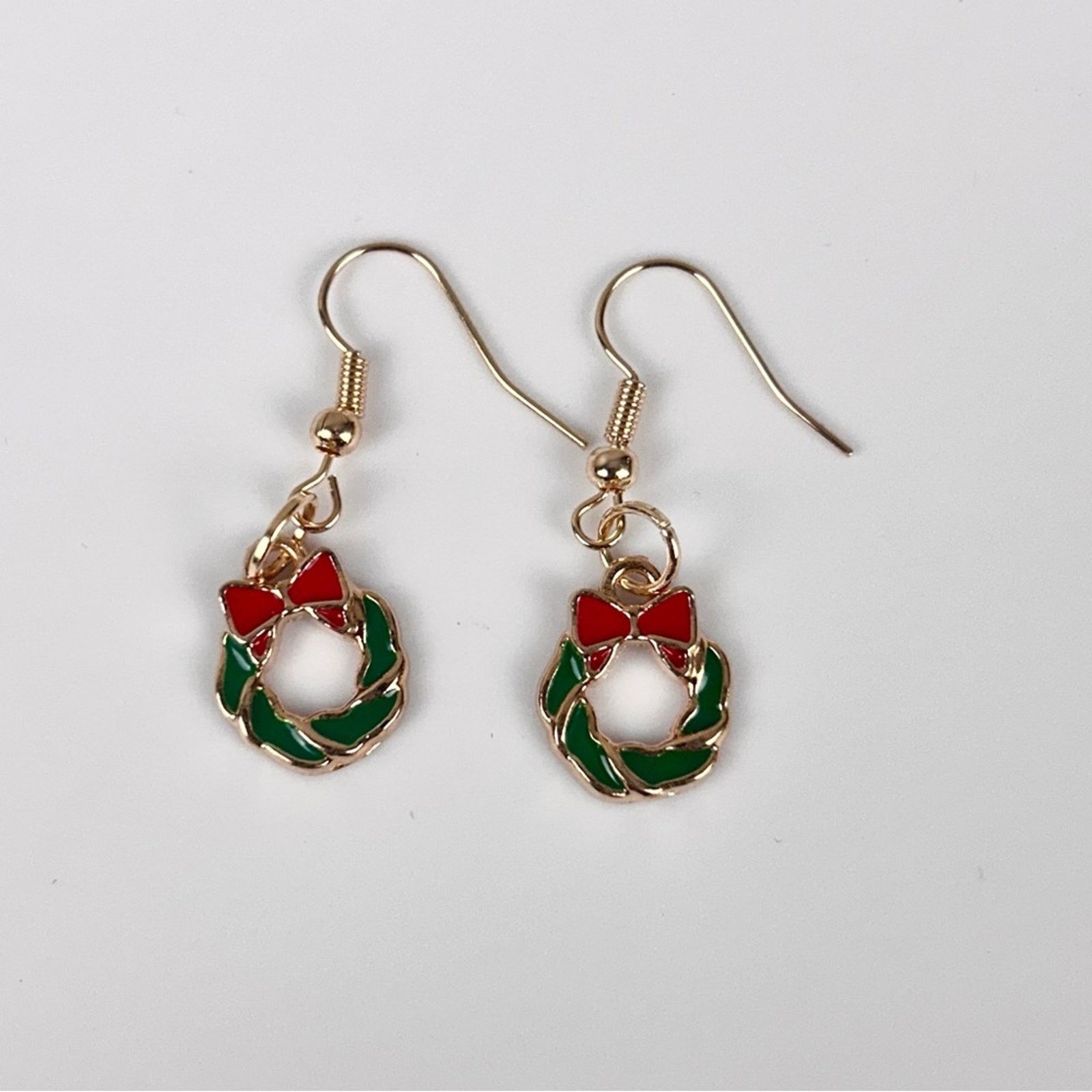 Unconditional 3 Pairs of Christmas Hook Earrings, Wreath, Santa Claus, New Size ONE SIZE - 5 Thumbnail