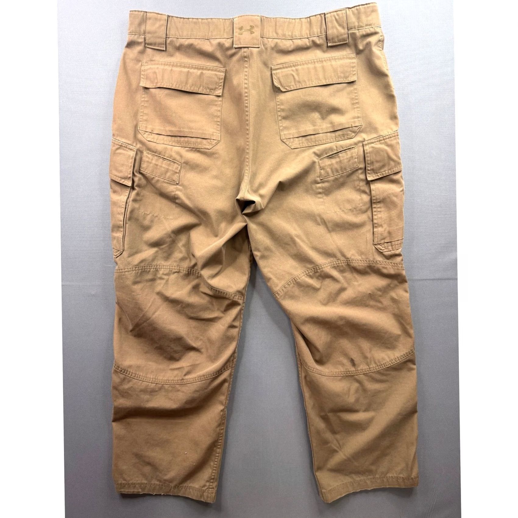 Under Armour Brand: Explicitly includes "Under Armour Size US 38 / EU 54 - 6 Thumbnail