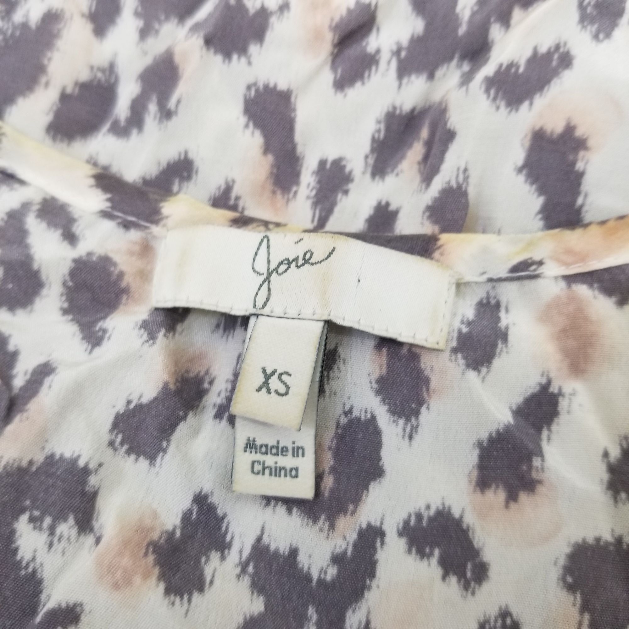 Joie Joie XS IVA Top Animal Print Silk Blouse Button Down Cap Sle Size XS / US 0-2 / IT 36-38 - 4 Thumbnail